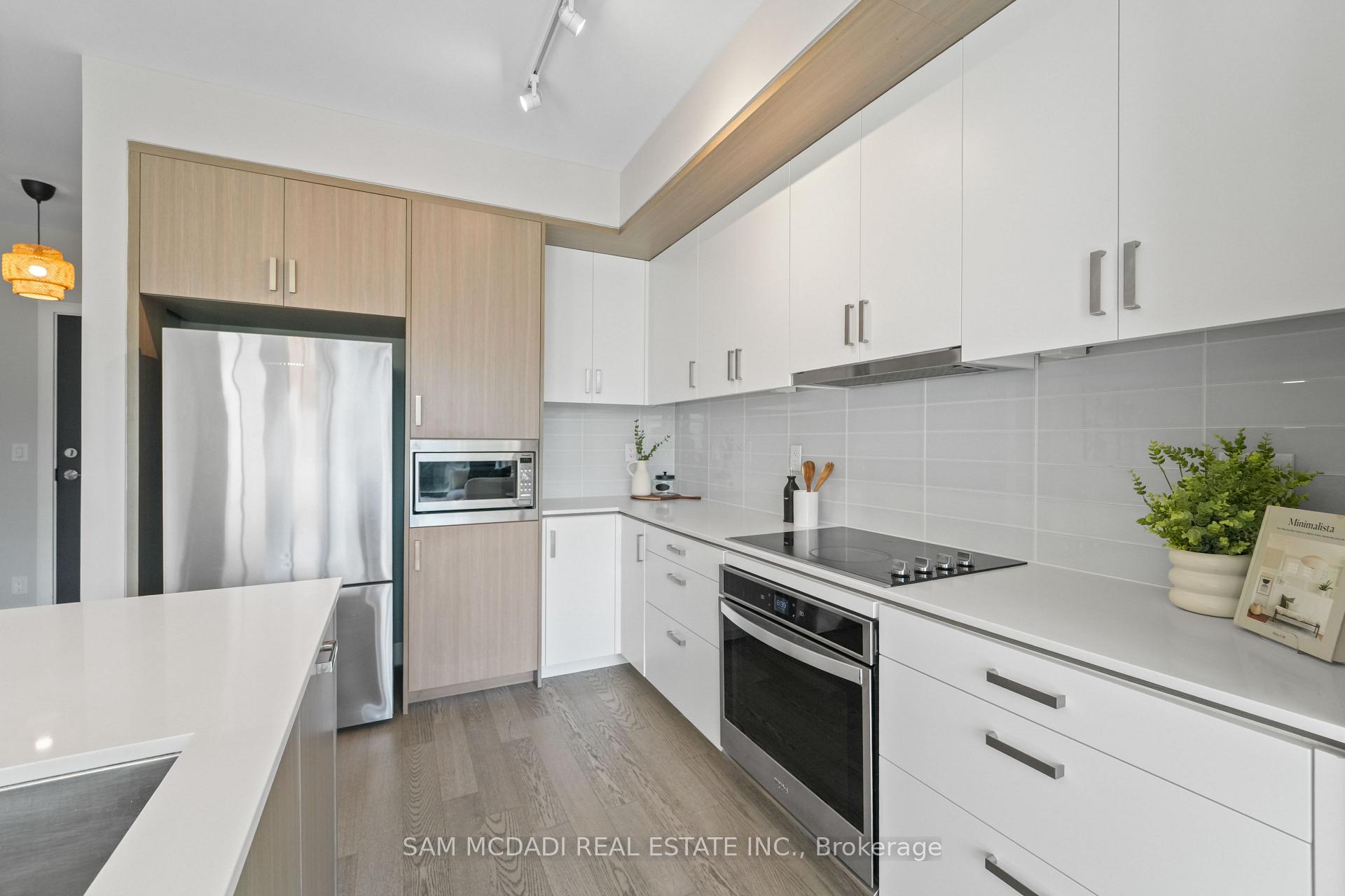 1575 Lakeshore Road W 415