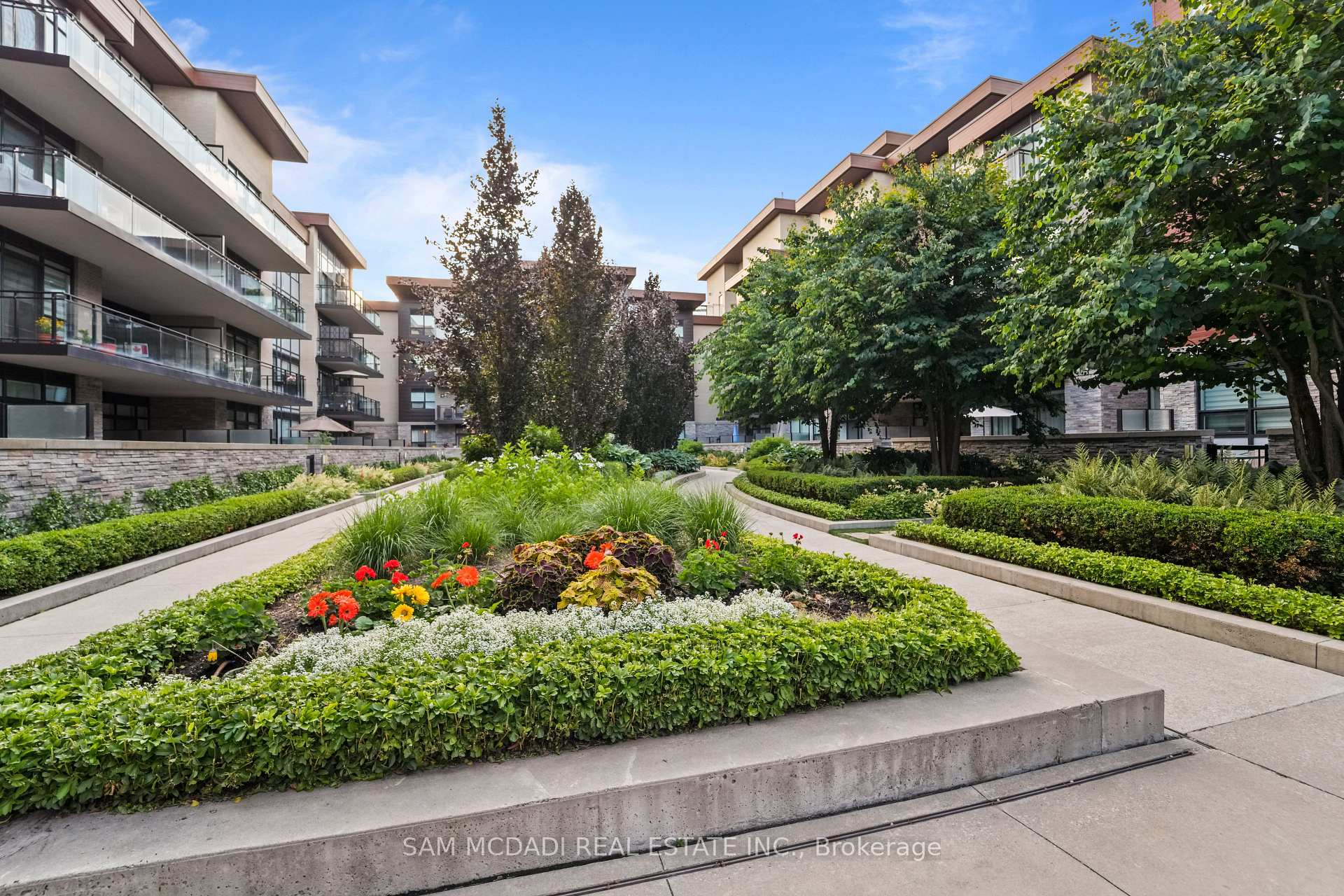 1575 Lakeshore Road W 415