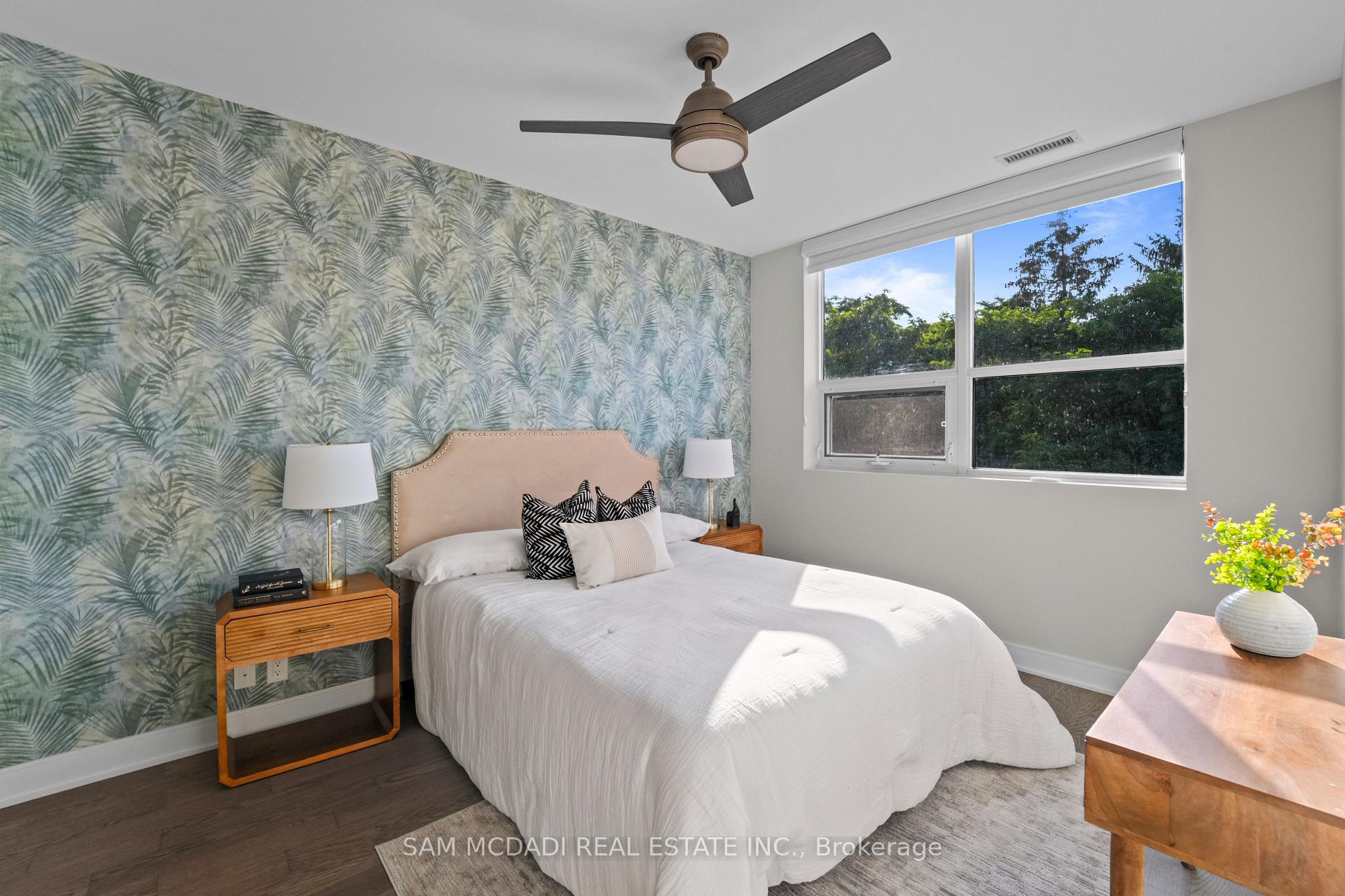 1575 Lakeshore Road W 415