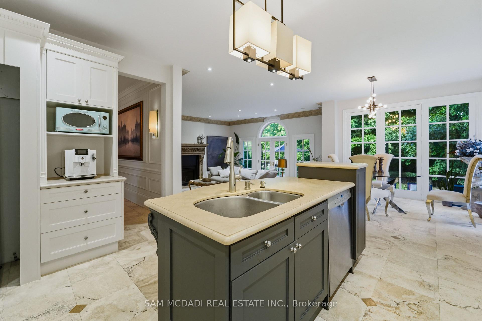5481 Middleport Crescent