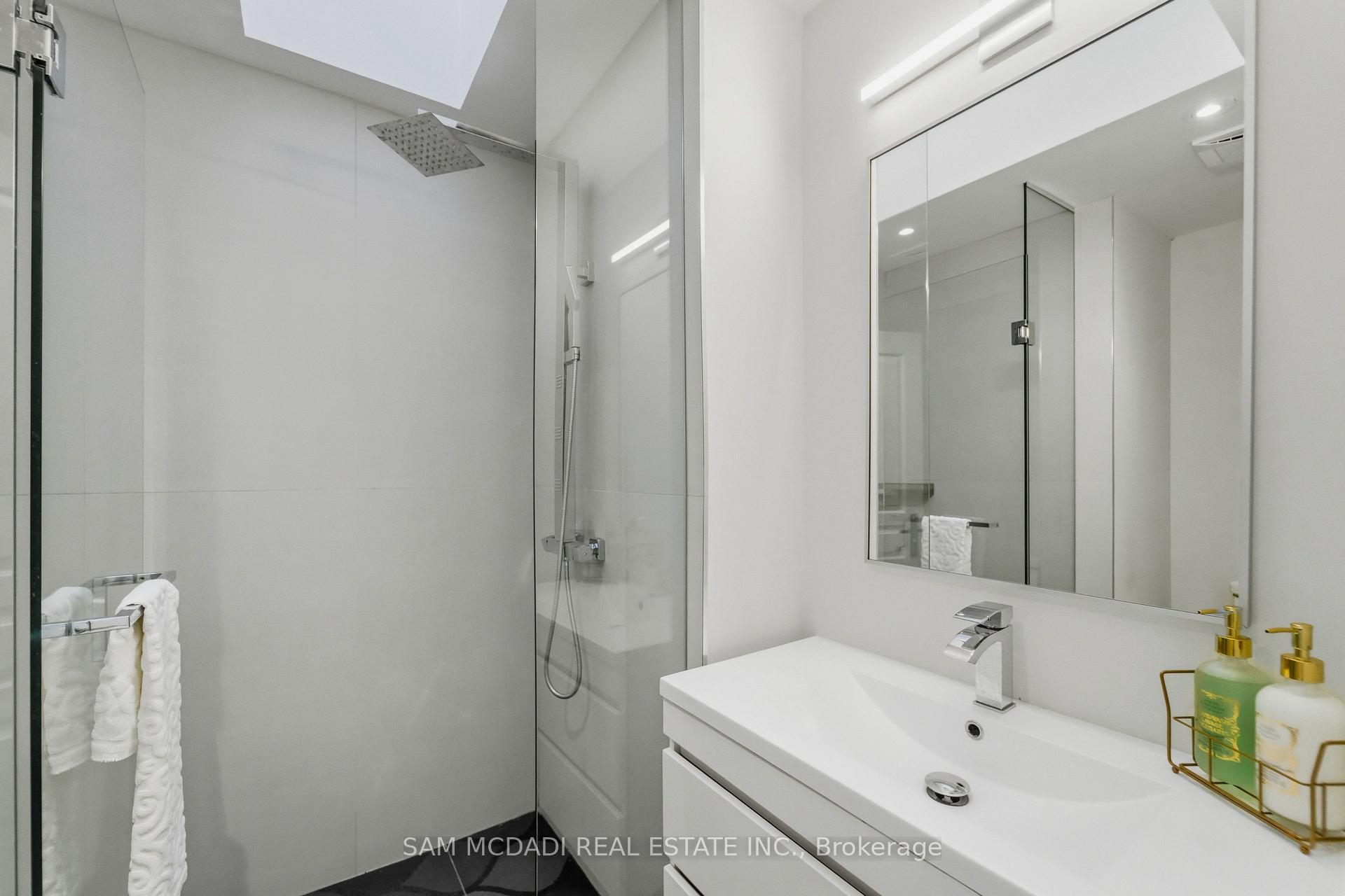 5481 Middleport Crescent
