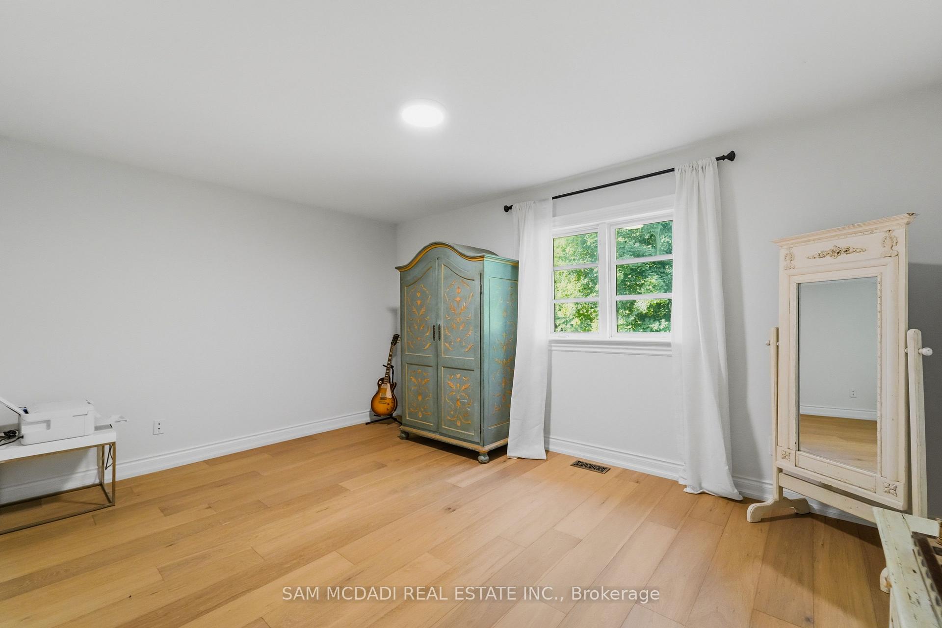 5481 Middleport Crescent
