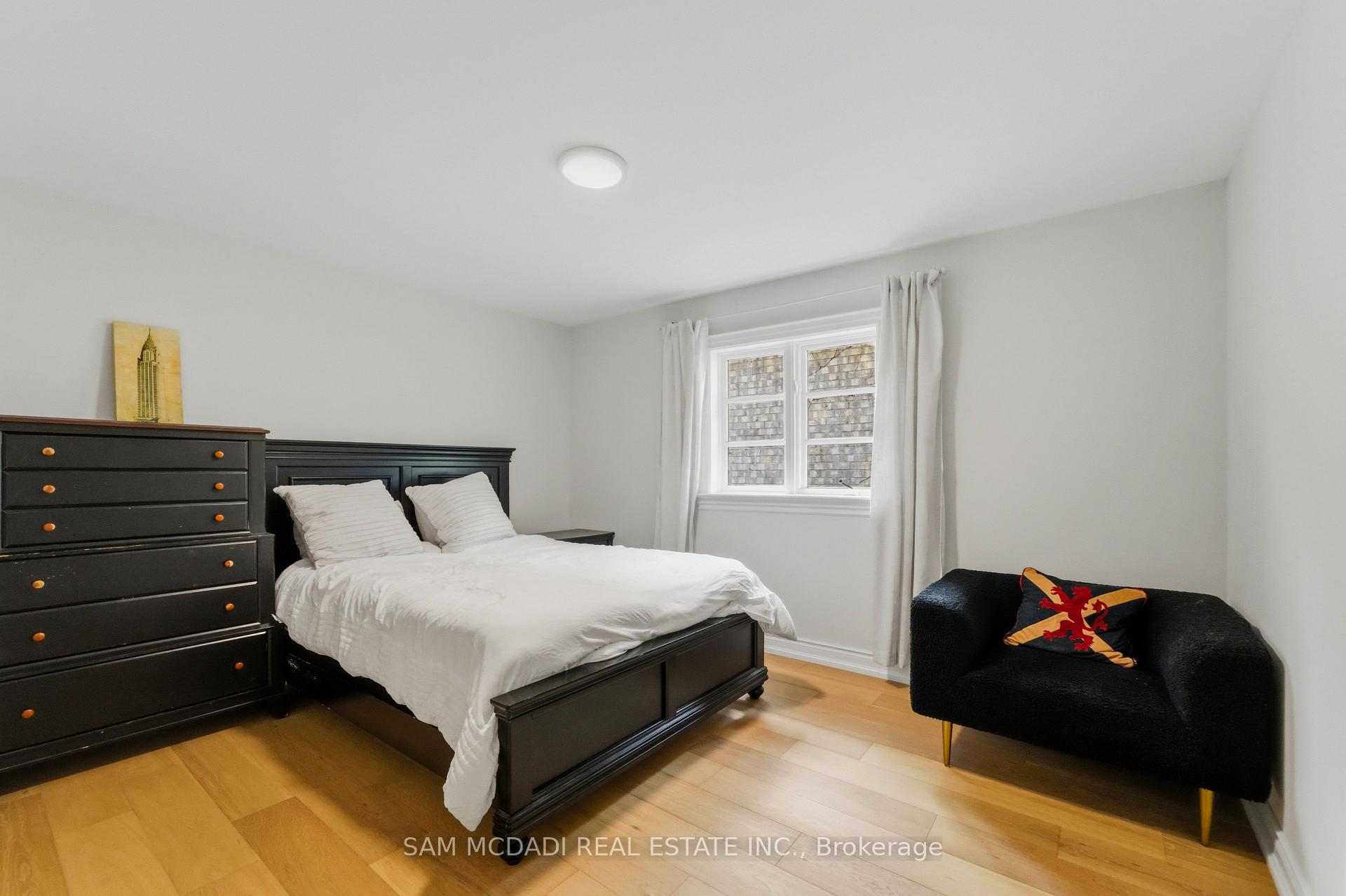 5481 Middleport Crescent