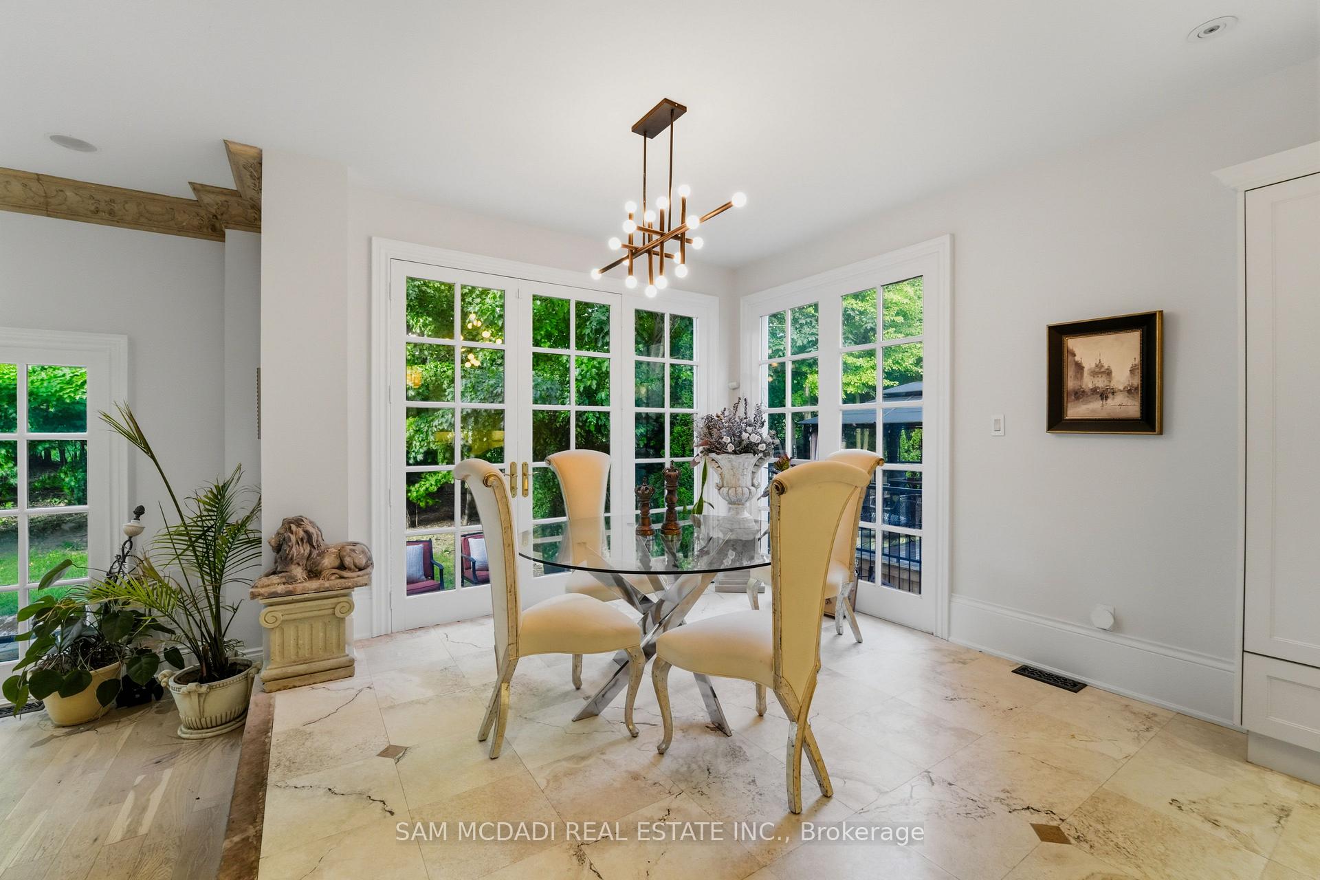 5481 Middleport Crescent