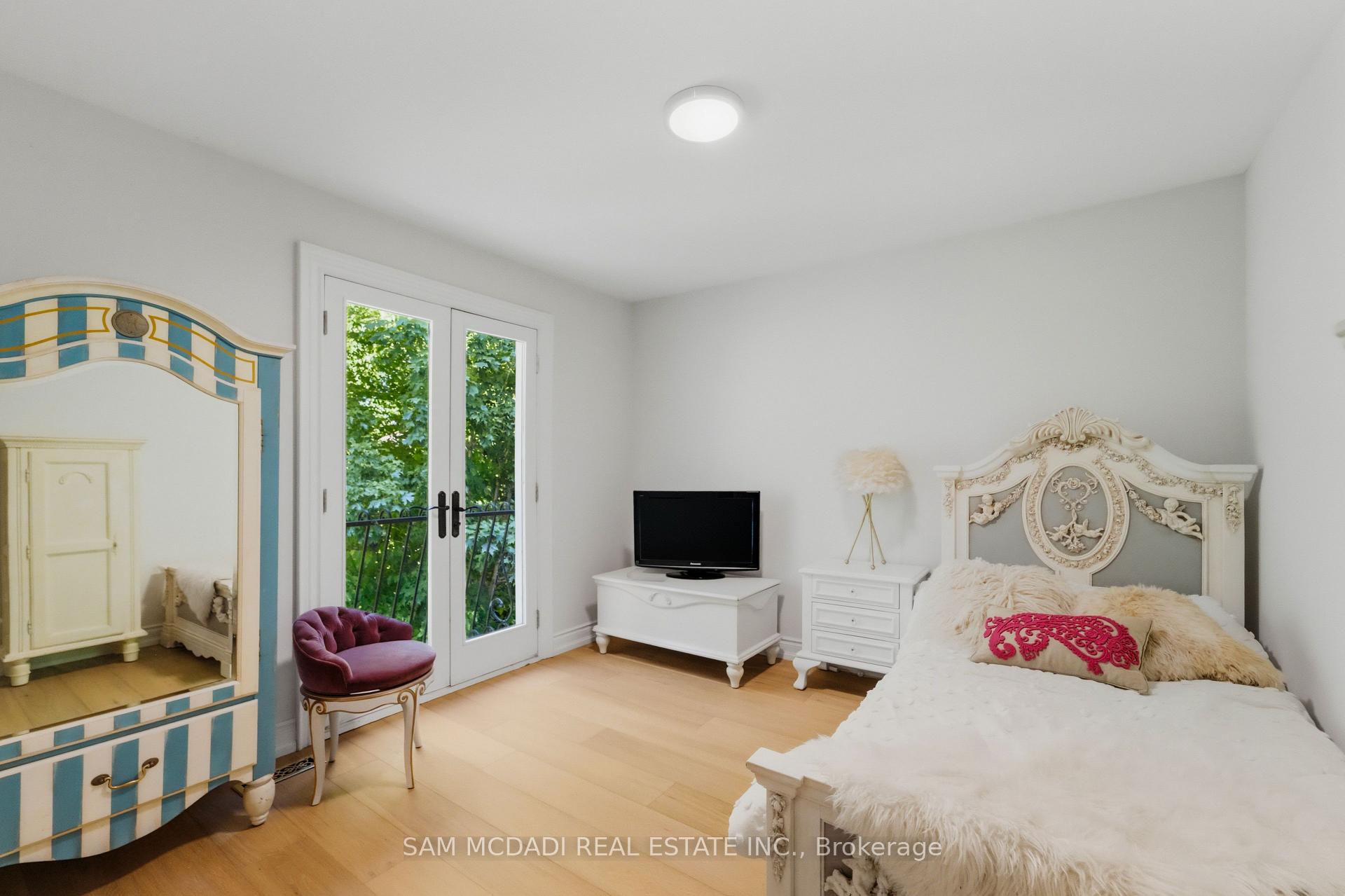 5481 Middleport Crescent