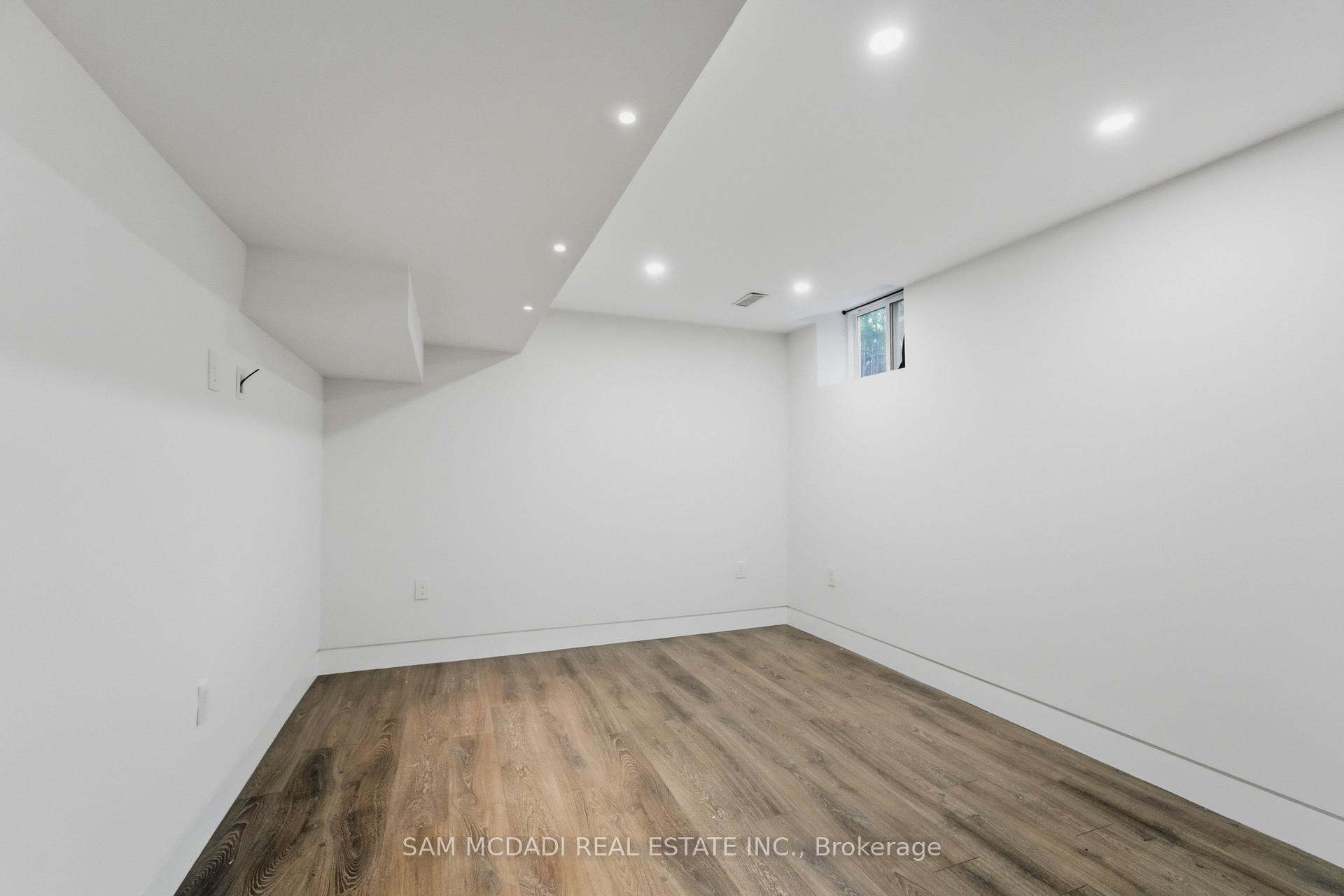 5481 Middleport Crescent