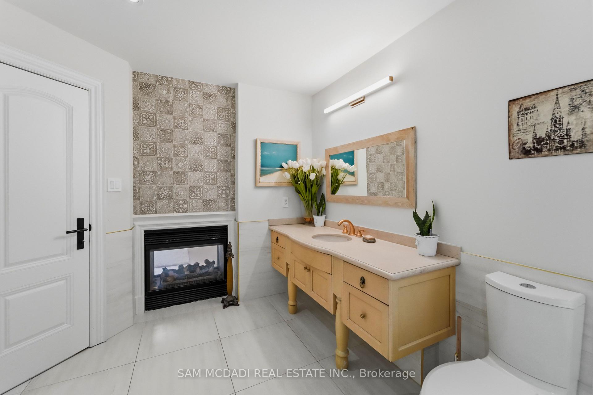 5481 Middleport Crescent