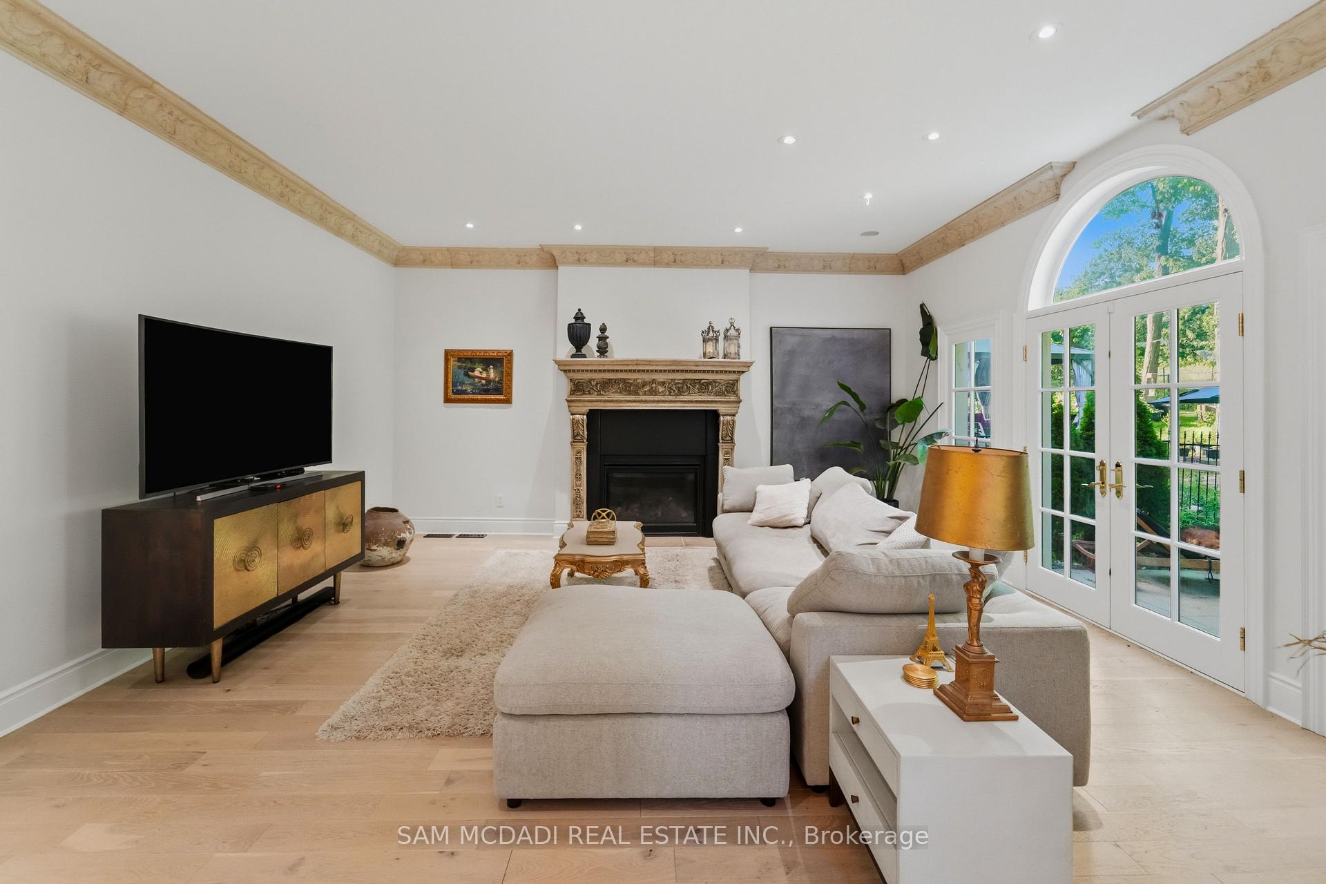 5481 Middleport Crescent