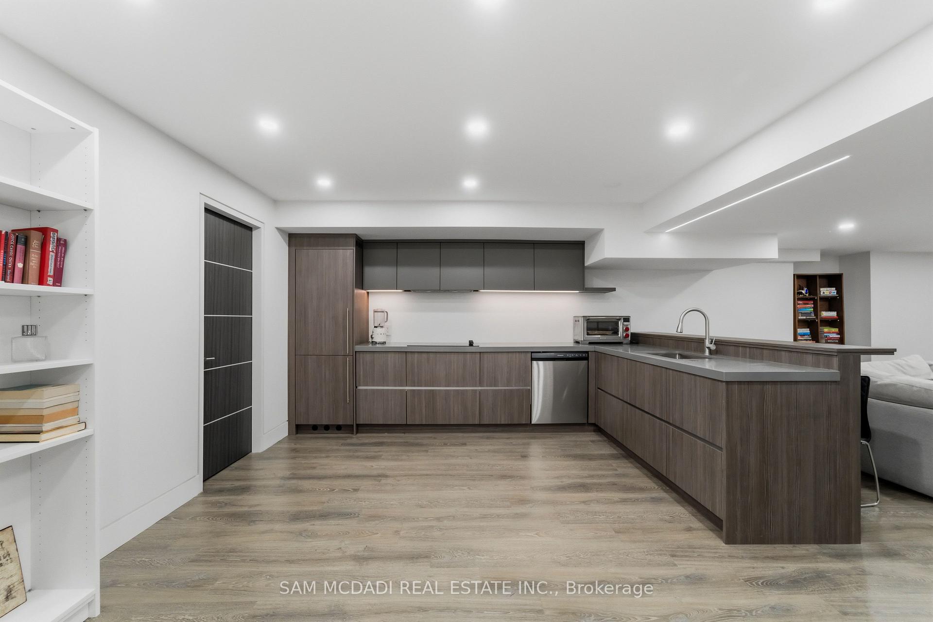5481 Middleport Crescent