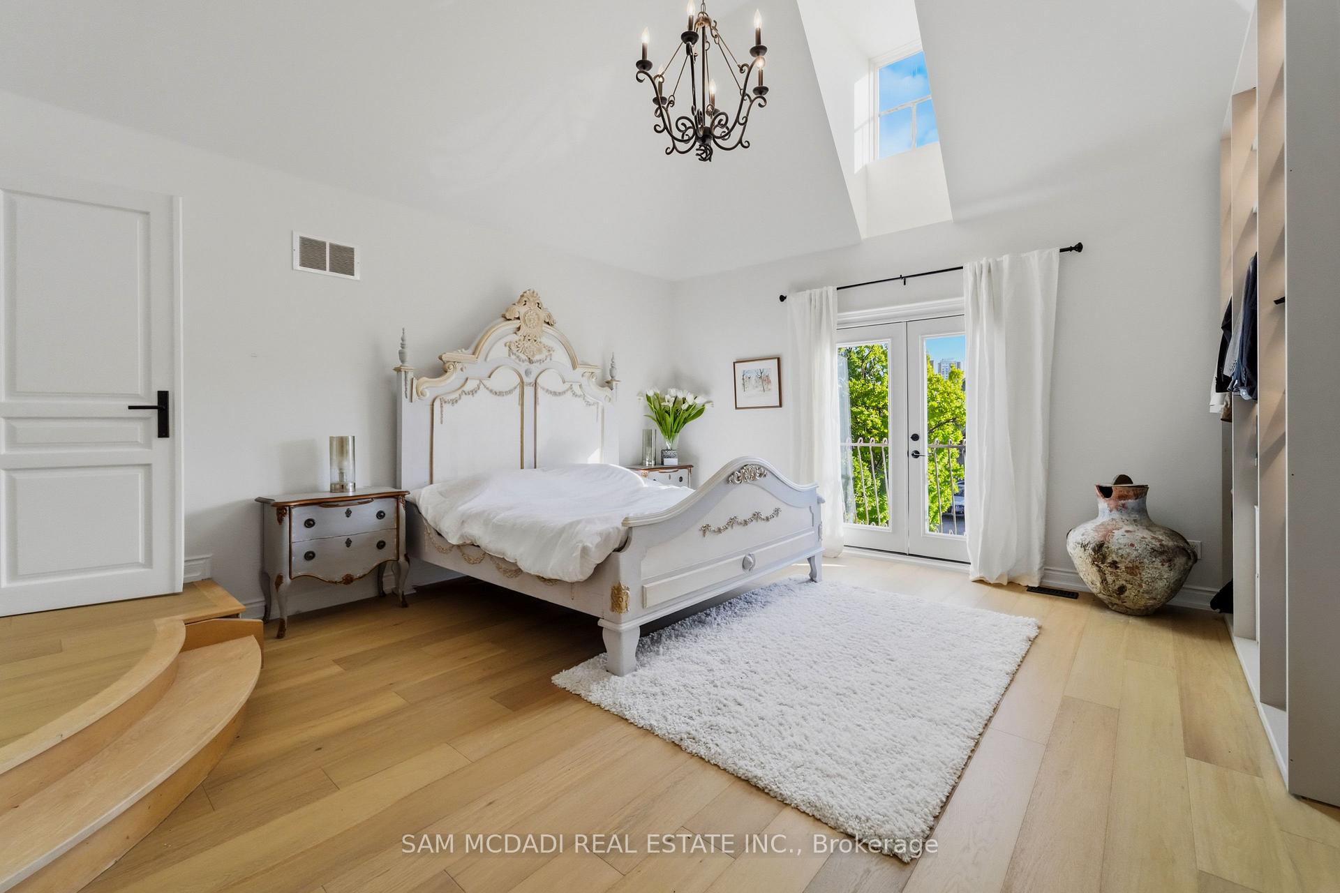 5481 Middleport Crescent