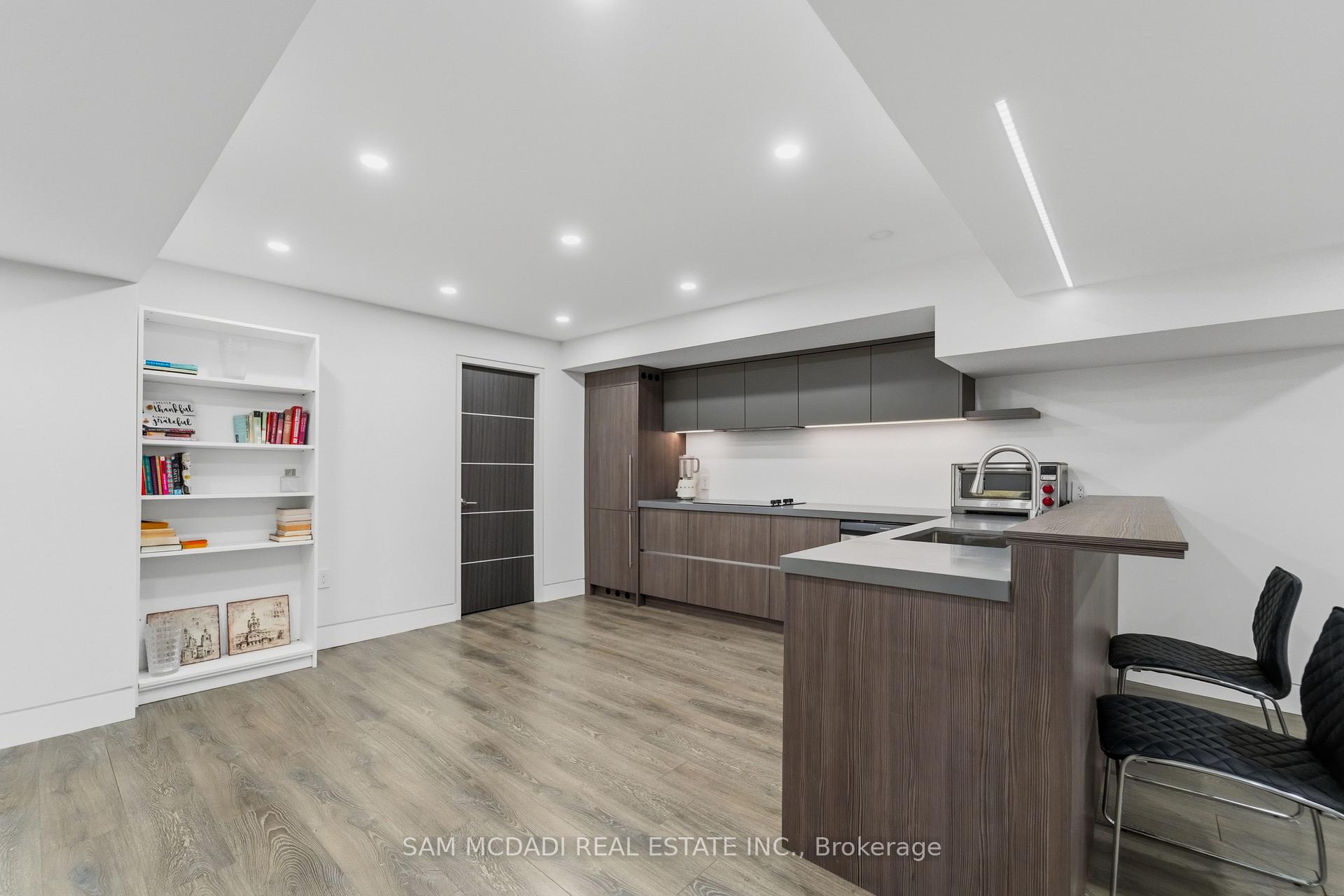 5481 Middleport Crescent
