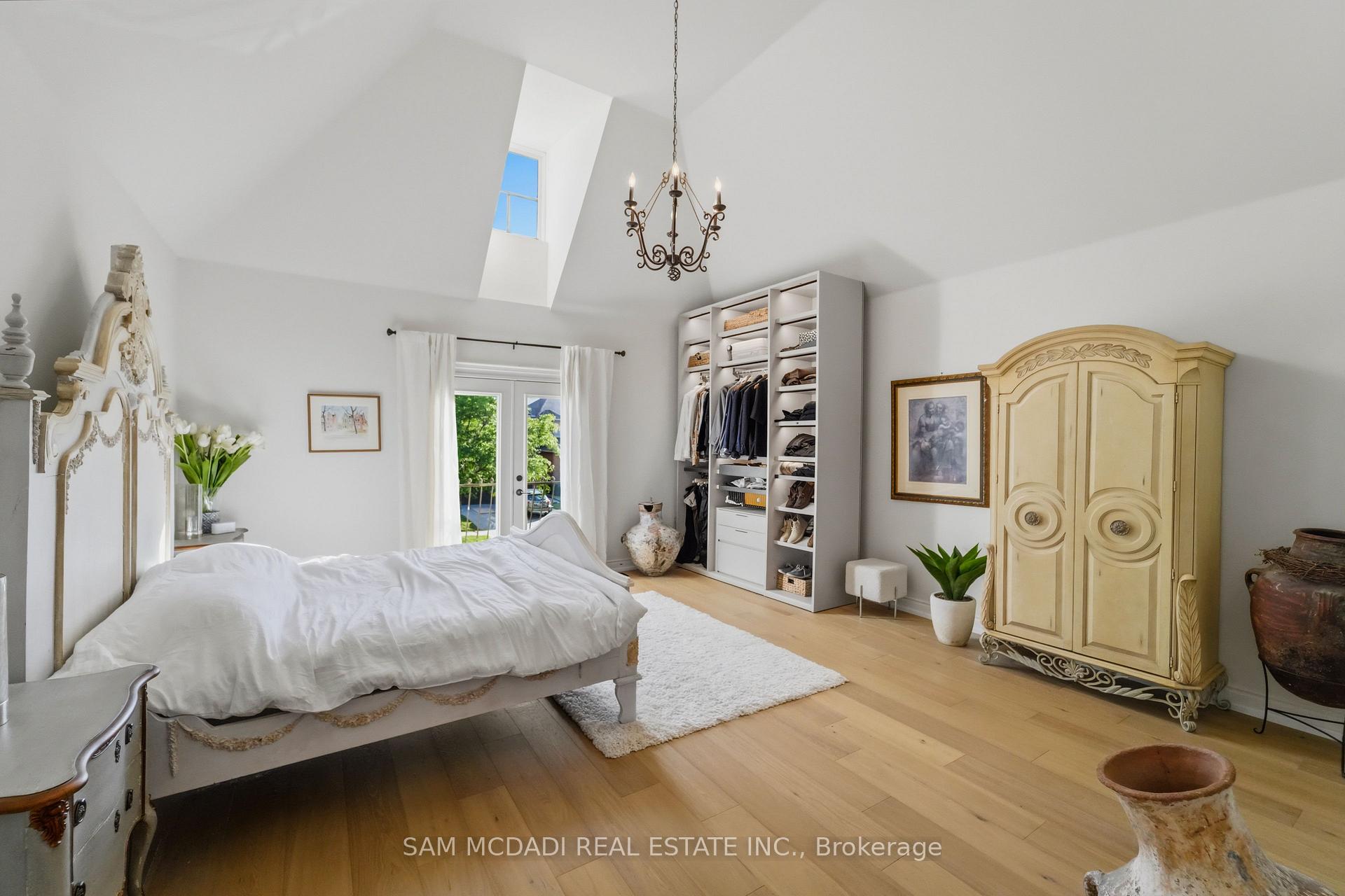 5481 Middleport Crescent