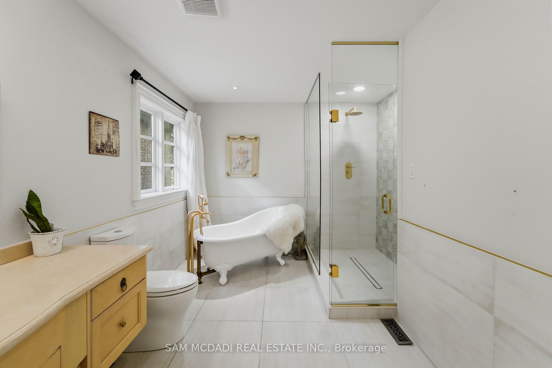 5481 Middleport Crescent