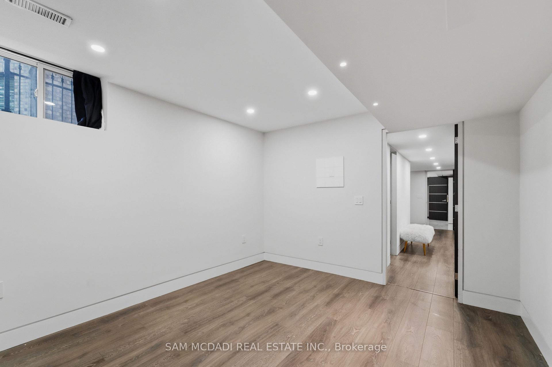 5481 Middleport Crescent