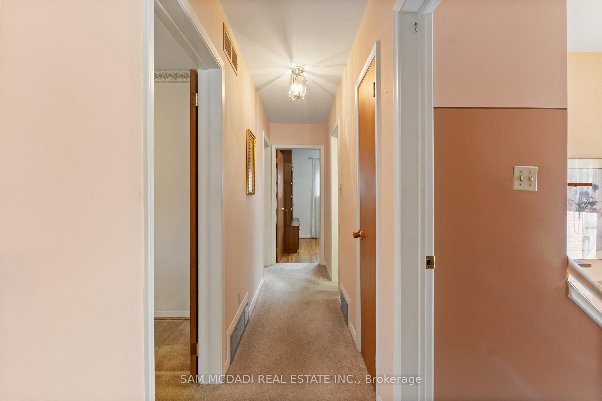757 Netherton Crescent