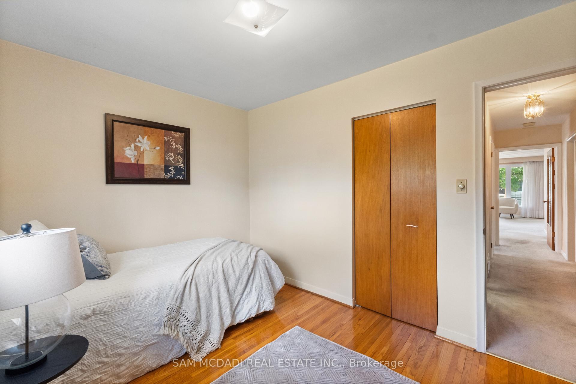 757 Netherton Crescent
