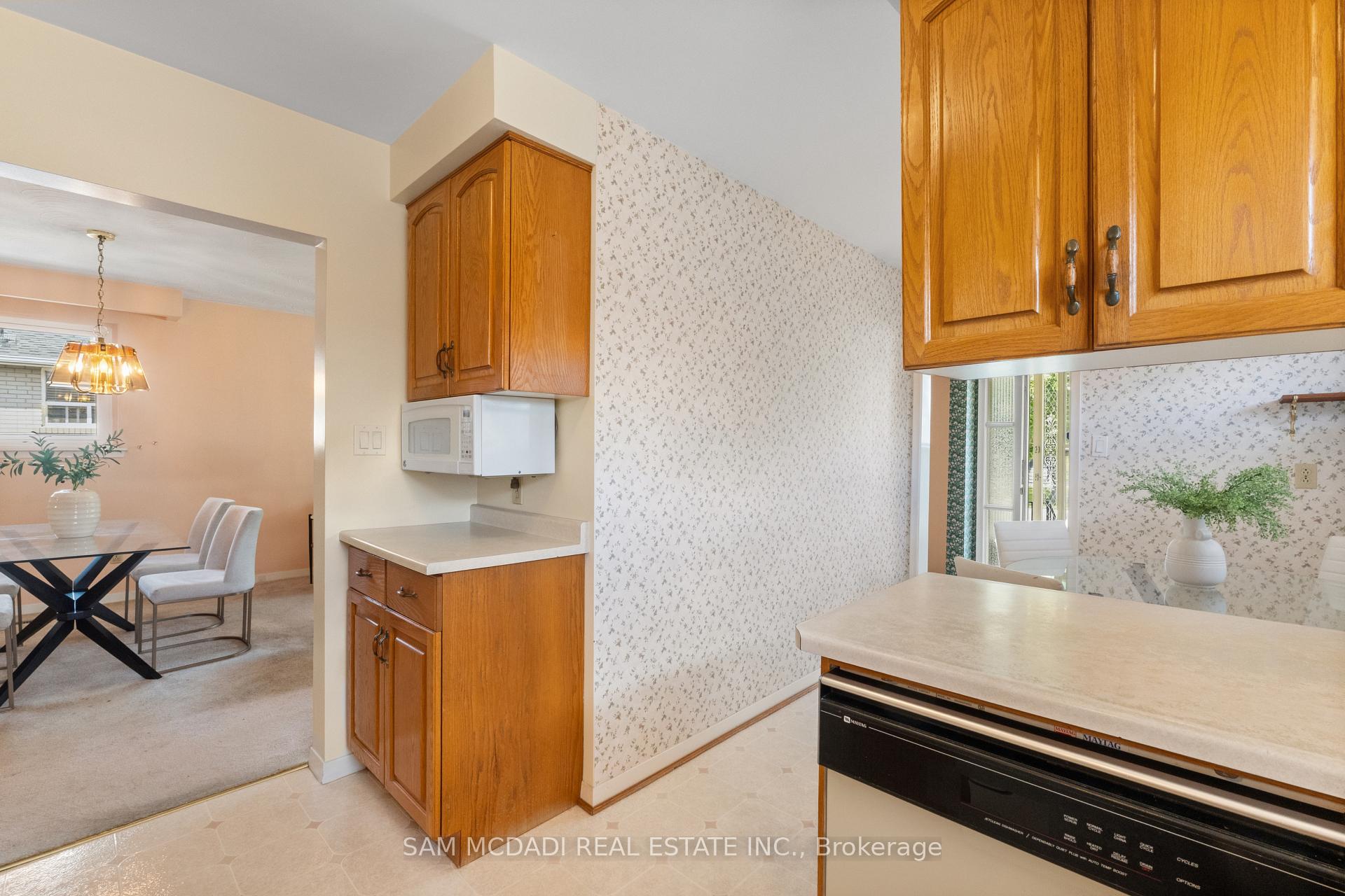 757 Netherton Crescent