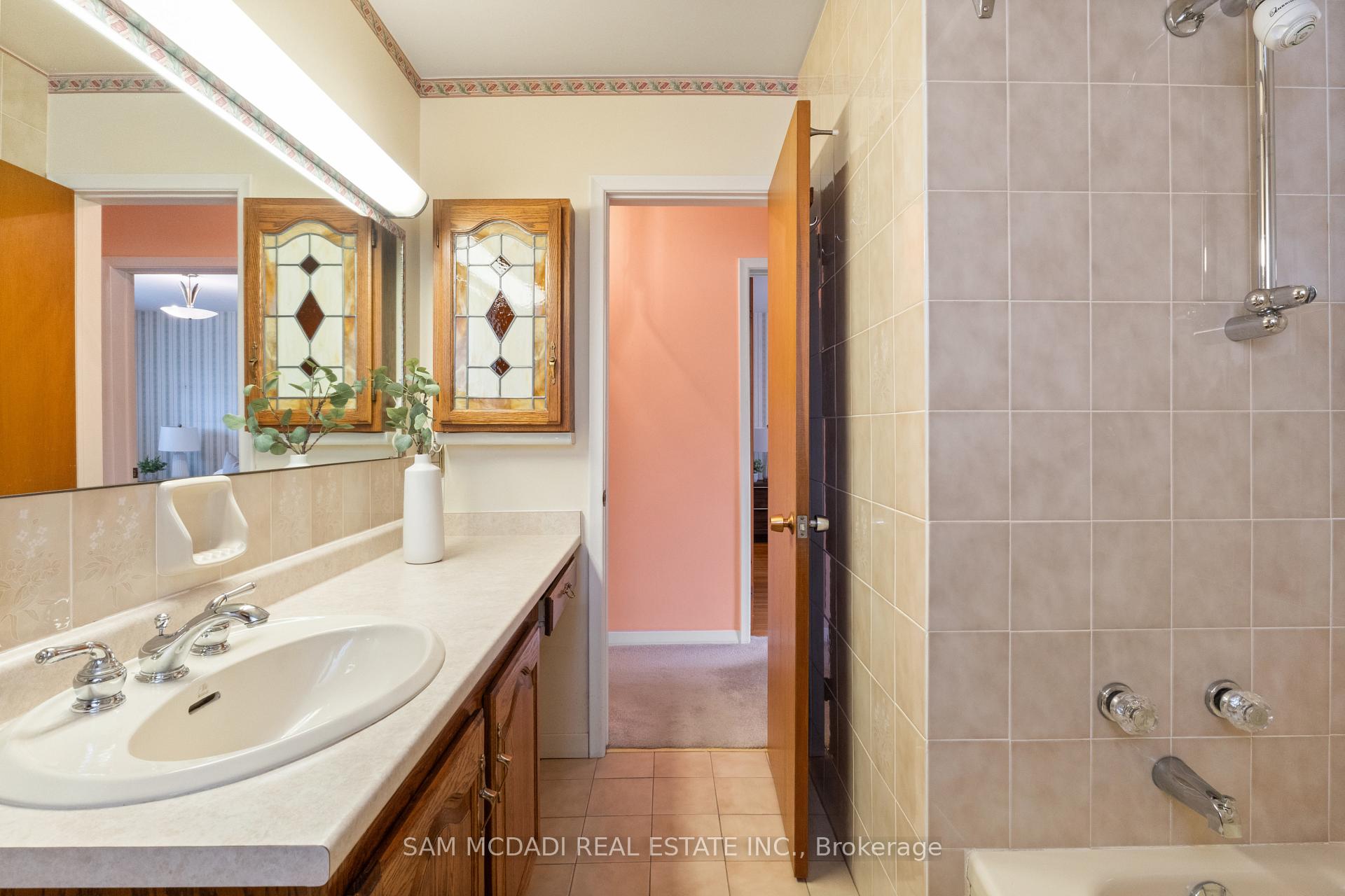 757 Netherton Crescent