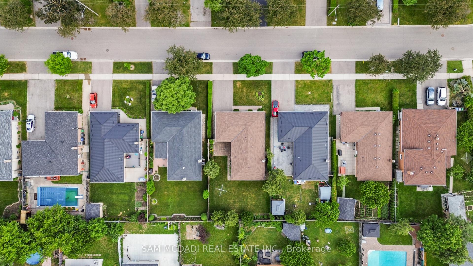 757 Netherton Crescent