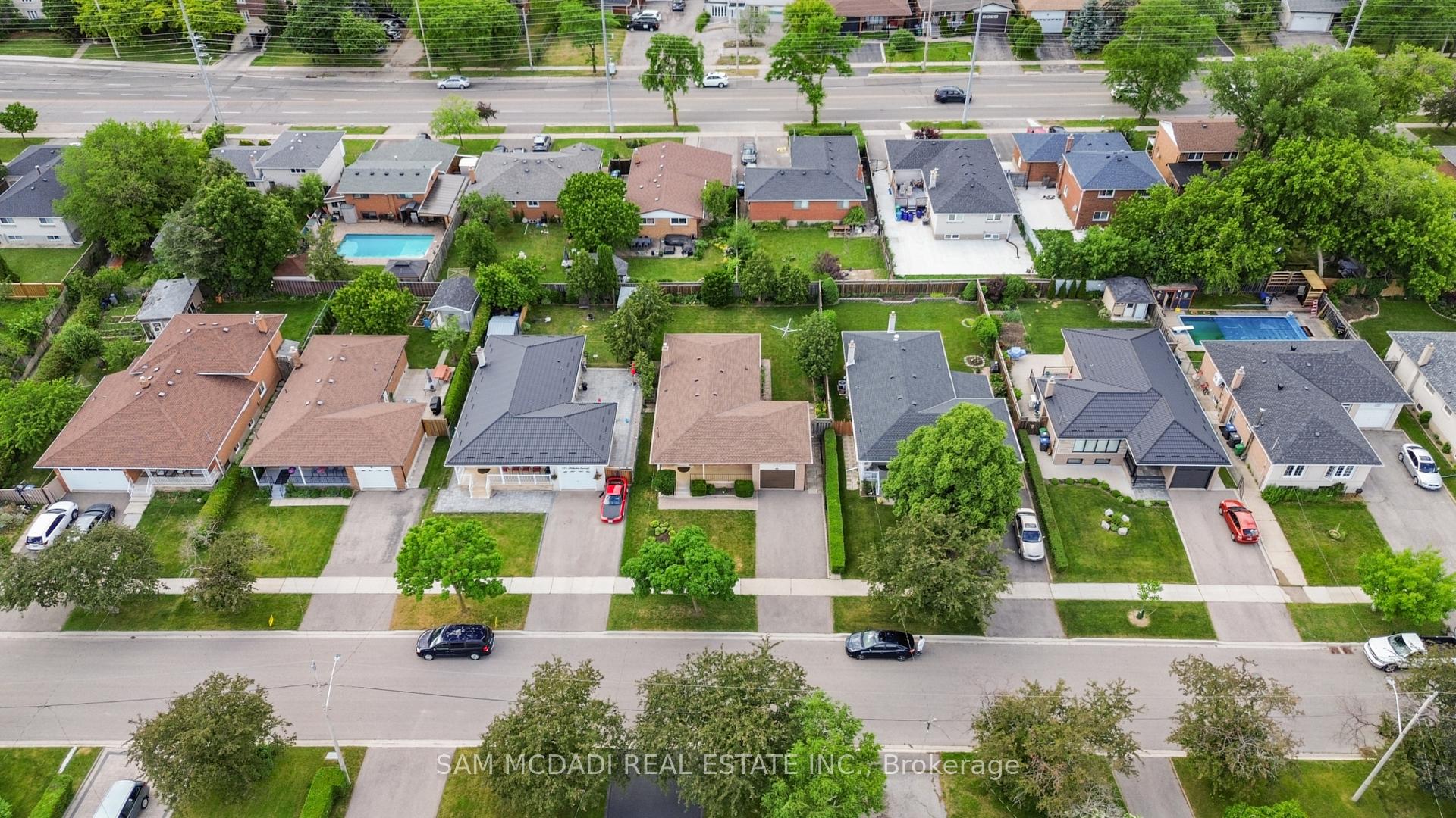 757 Netherton Crescent