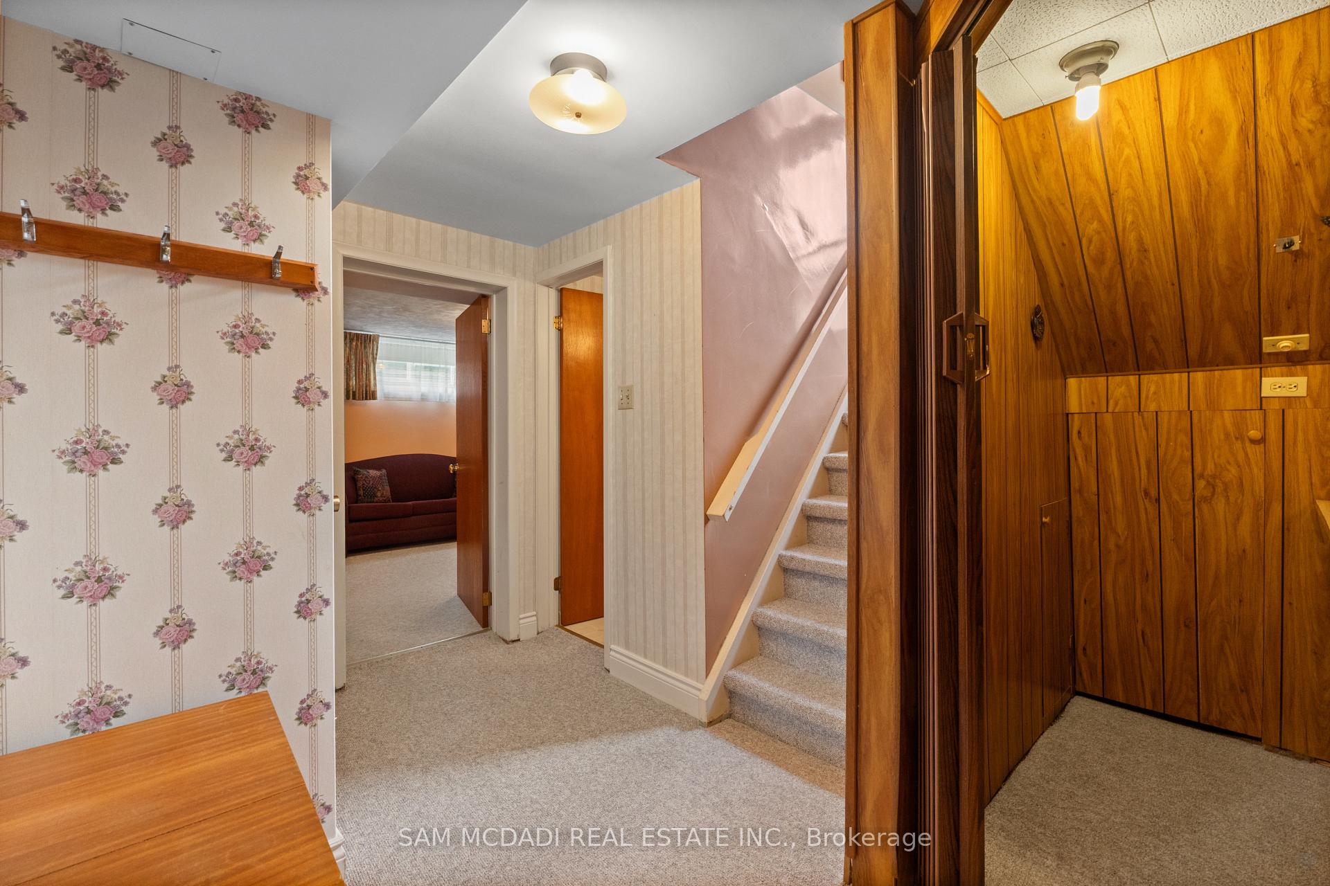 757 Netherton Crescent