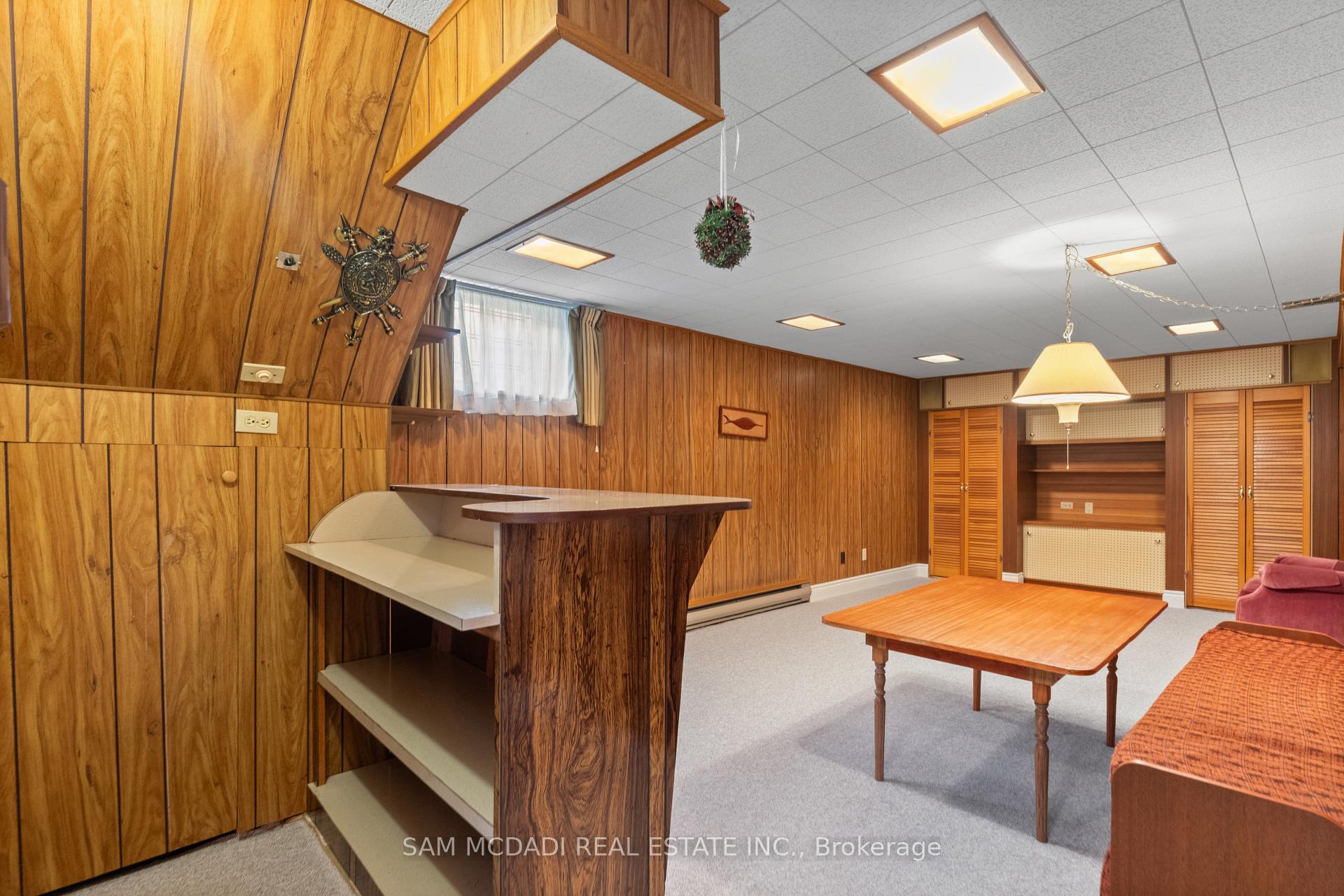 757 Netherton Crescent