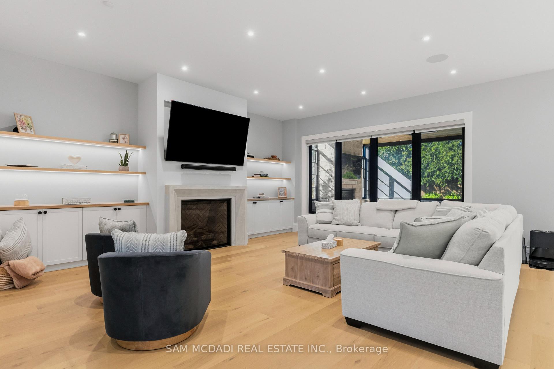 899 Danforth Place