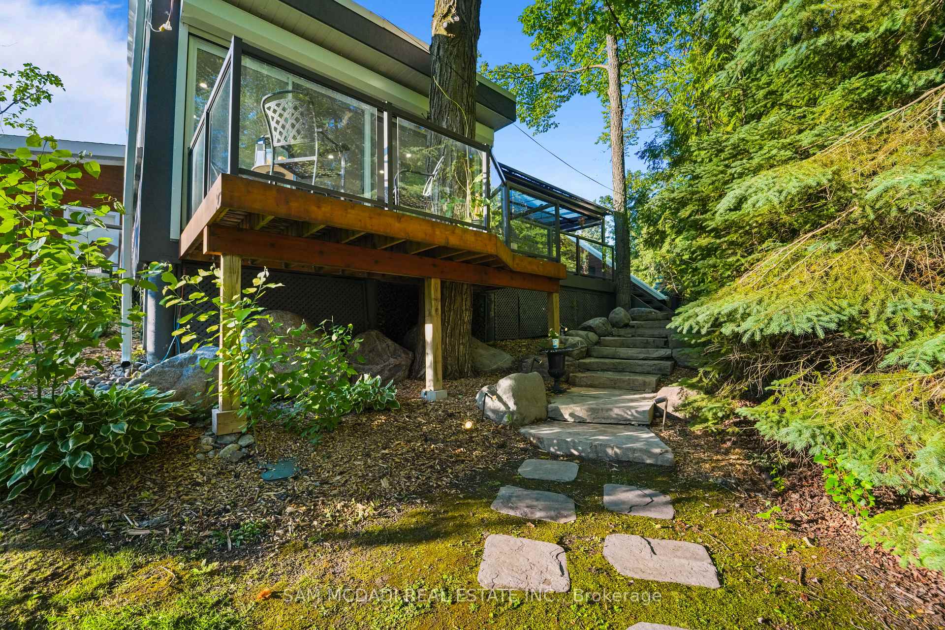 2814 Forks Of The Credit Road