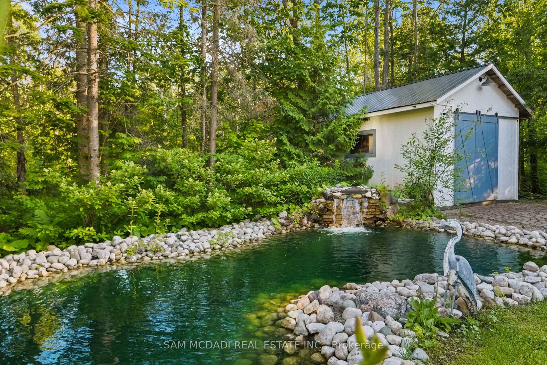 2814 Forks Of The Credit Road