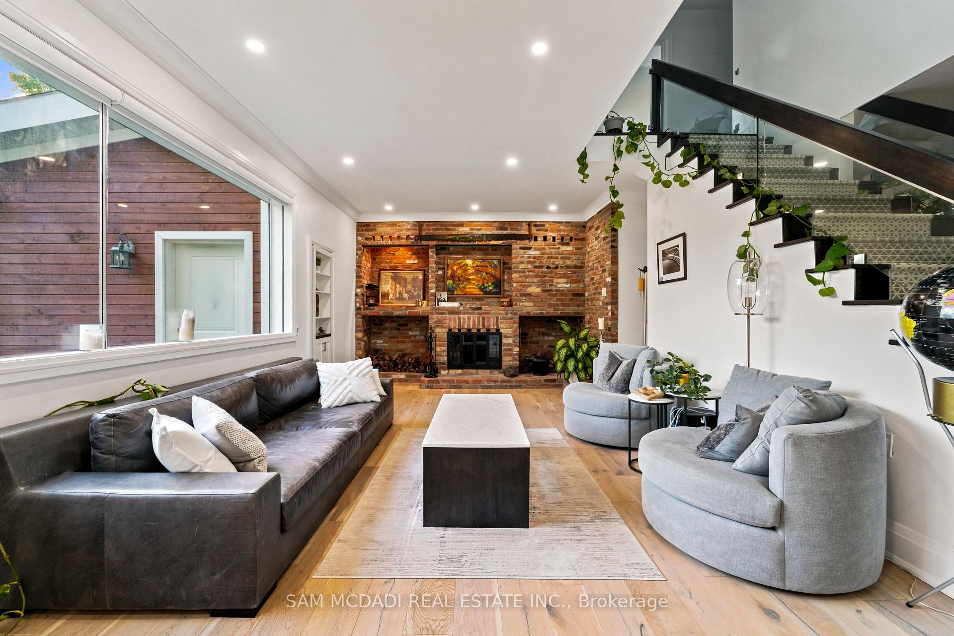 2814 Forks Of The Credit Road