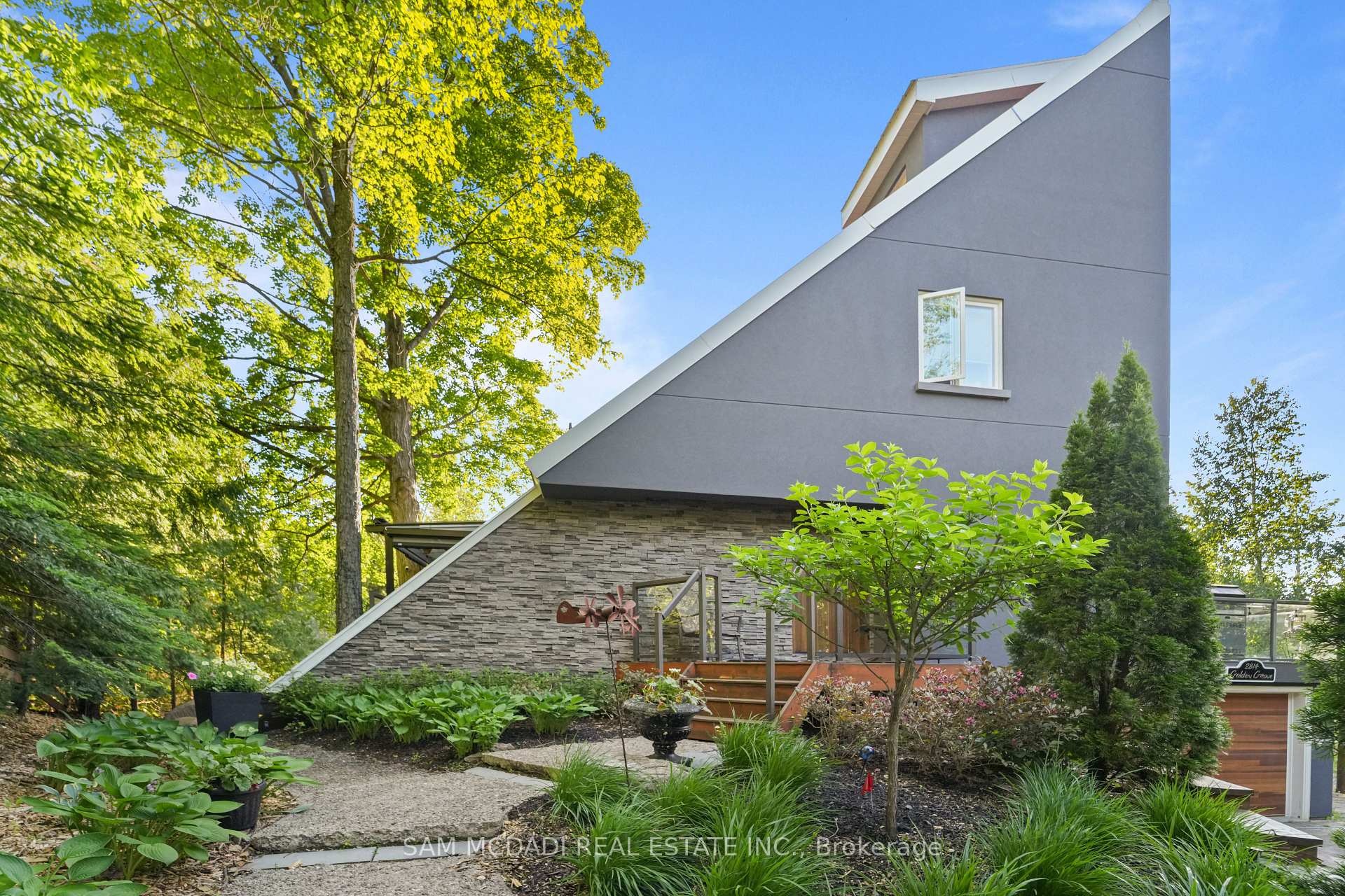 2814 Forks Of The Credit Road
