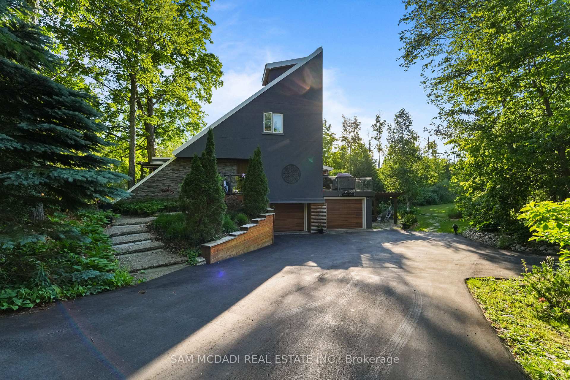 2814 Forks Of The Credit Road