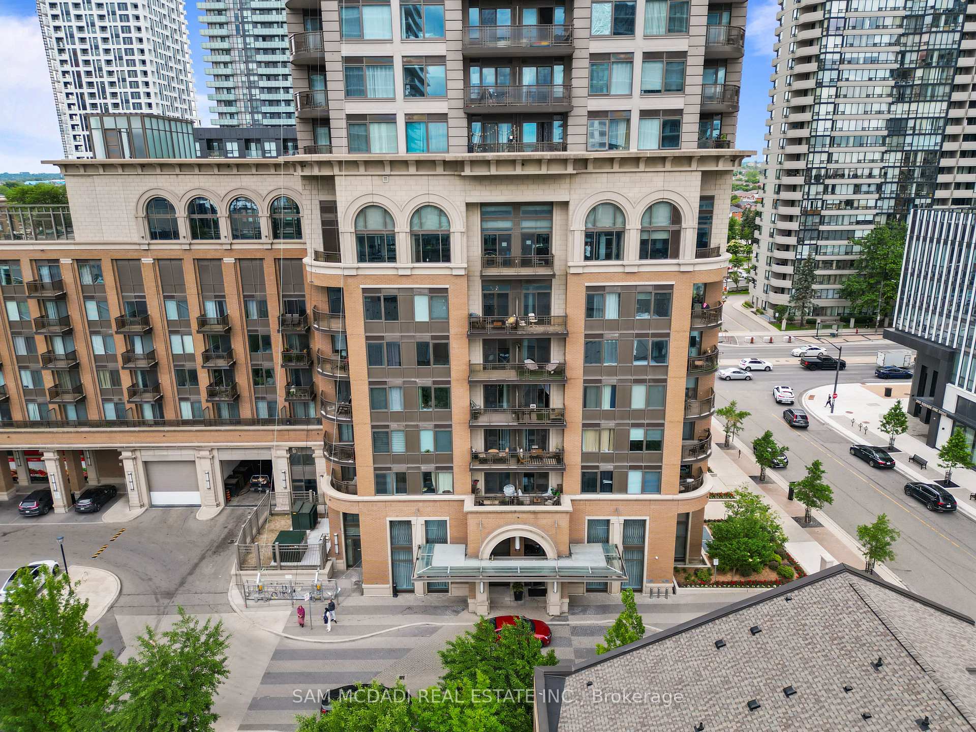 385 Prince Of Wales Drive 1611