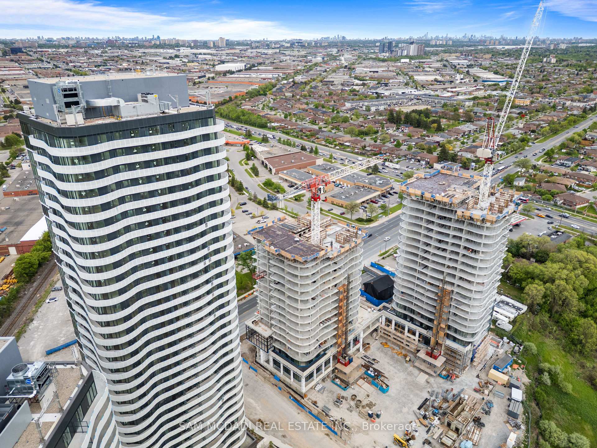 6199 Steeles Avenue W, Toronto