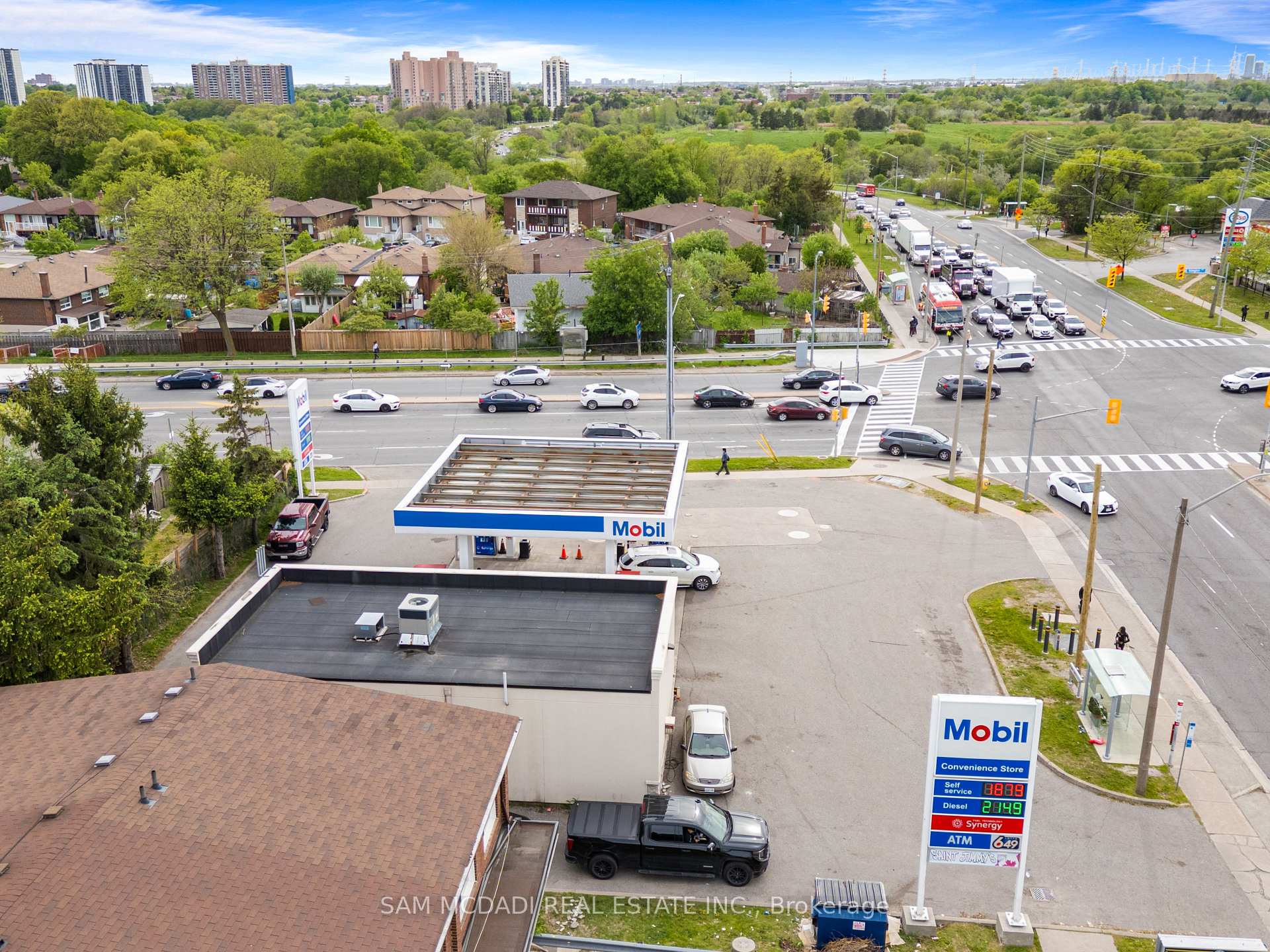 6199 Steeles Avenue W, Toronto