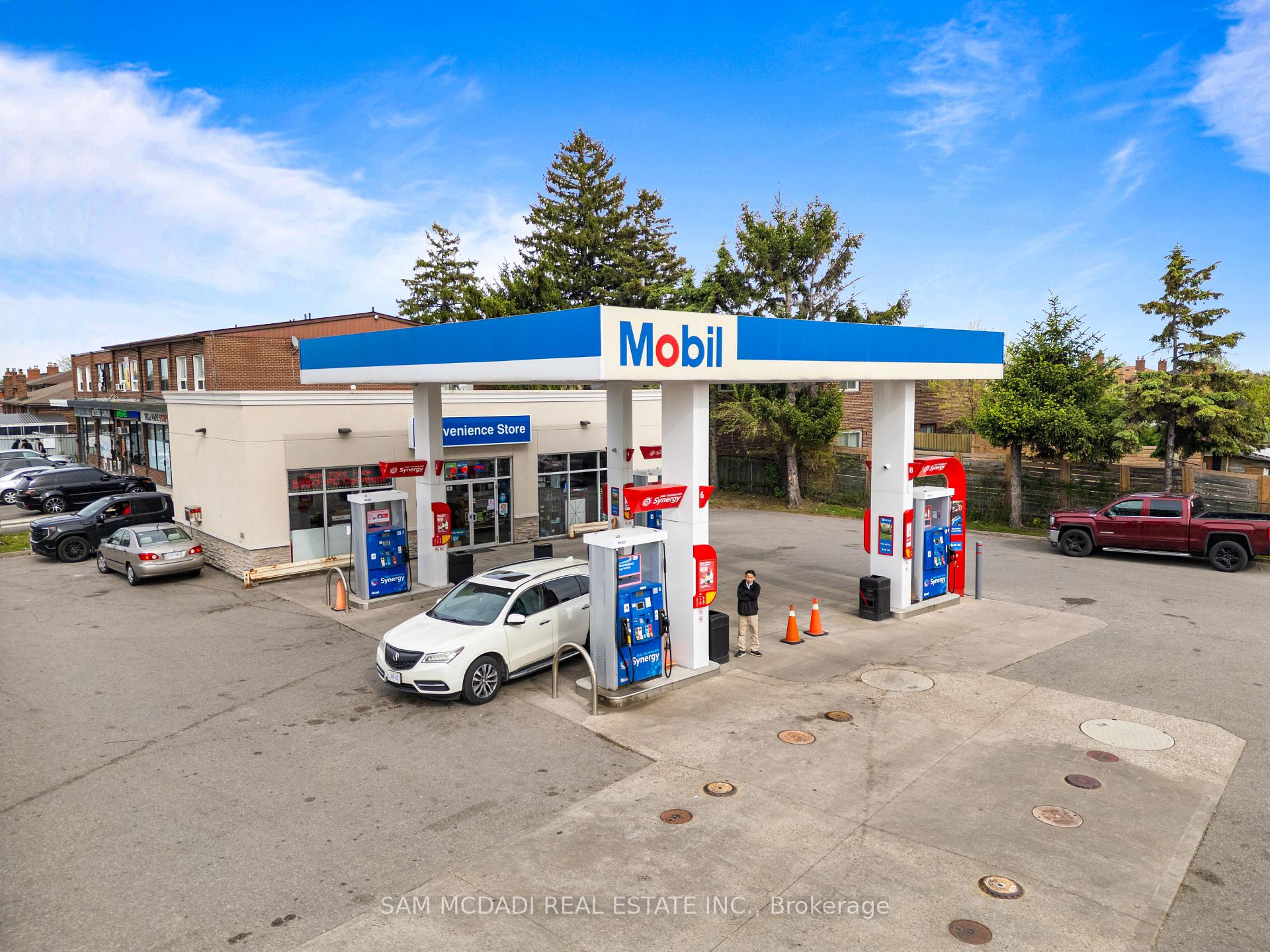 6199 Steeles Avenue W, Toronto