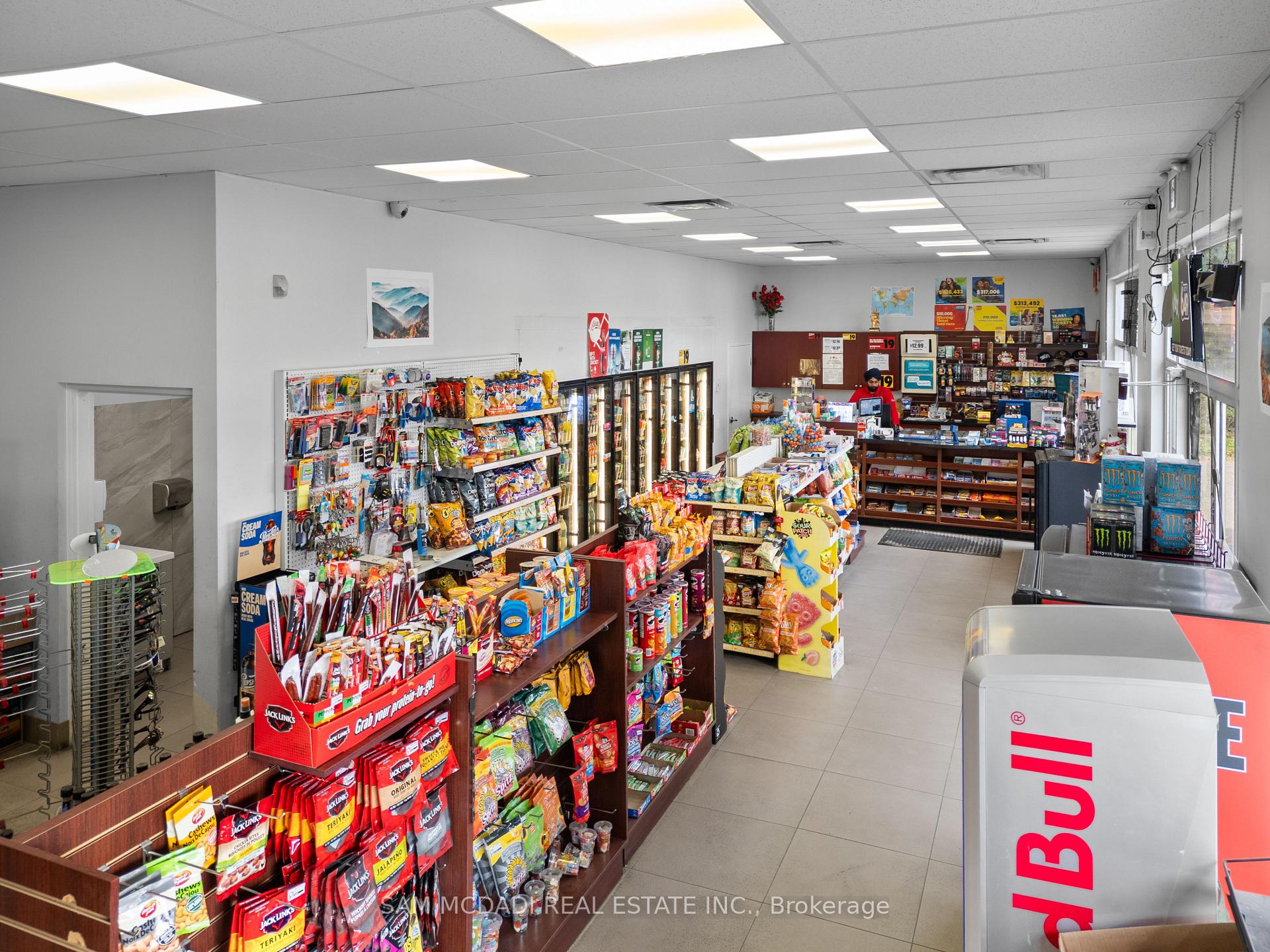 6199 Steeles Avenue W, Toronto