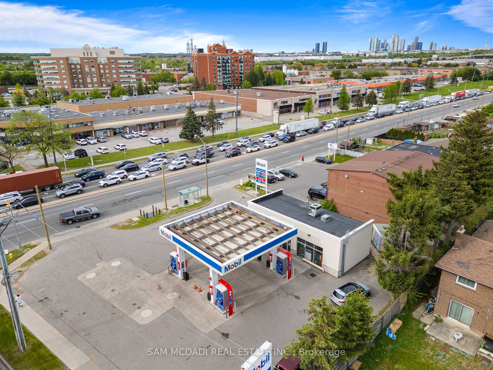 6199 Steeles Avenue W, Toronto
