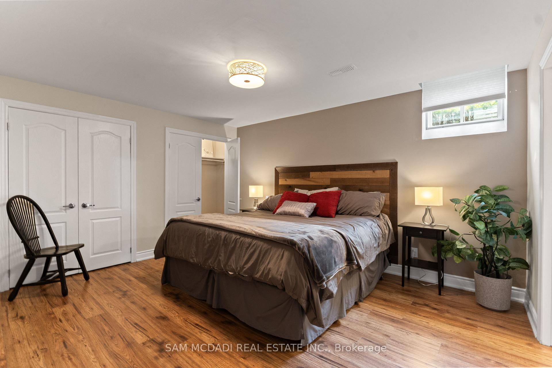 899 Pickersgill Crescent
