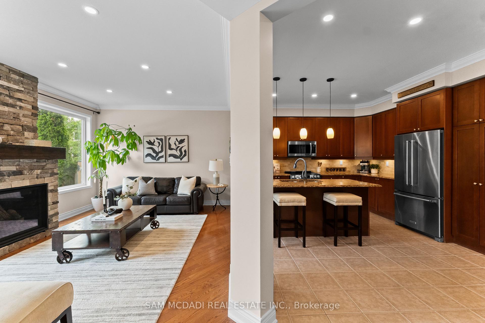 899 Pickersgill Crescent