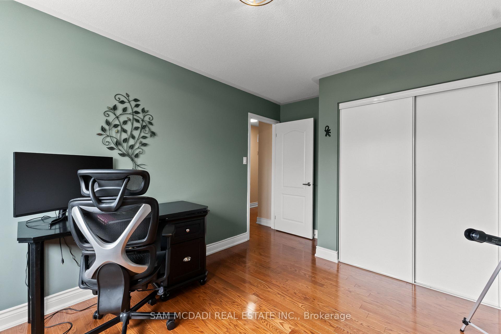 899 Pickersgill Crescent