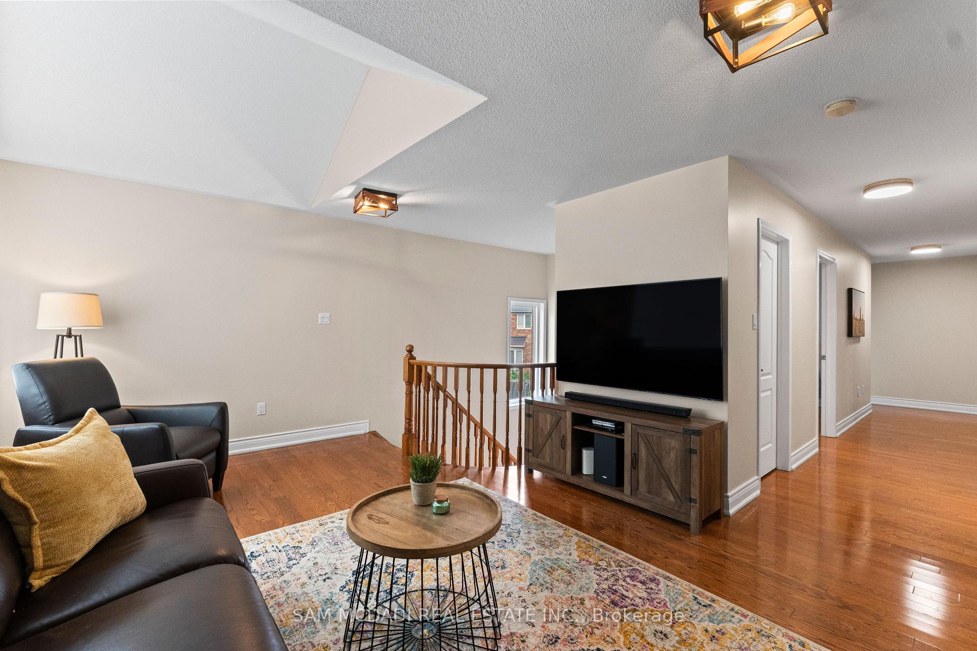 899 Pickersgill Crescent