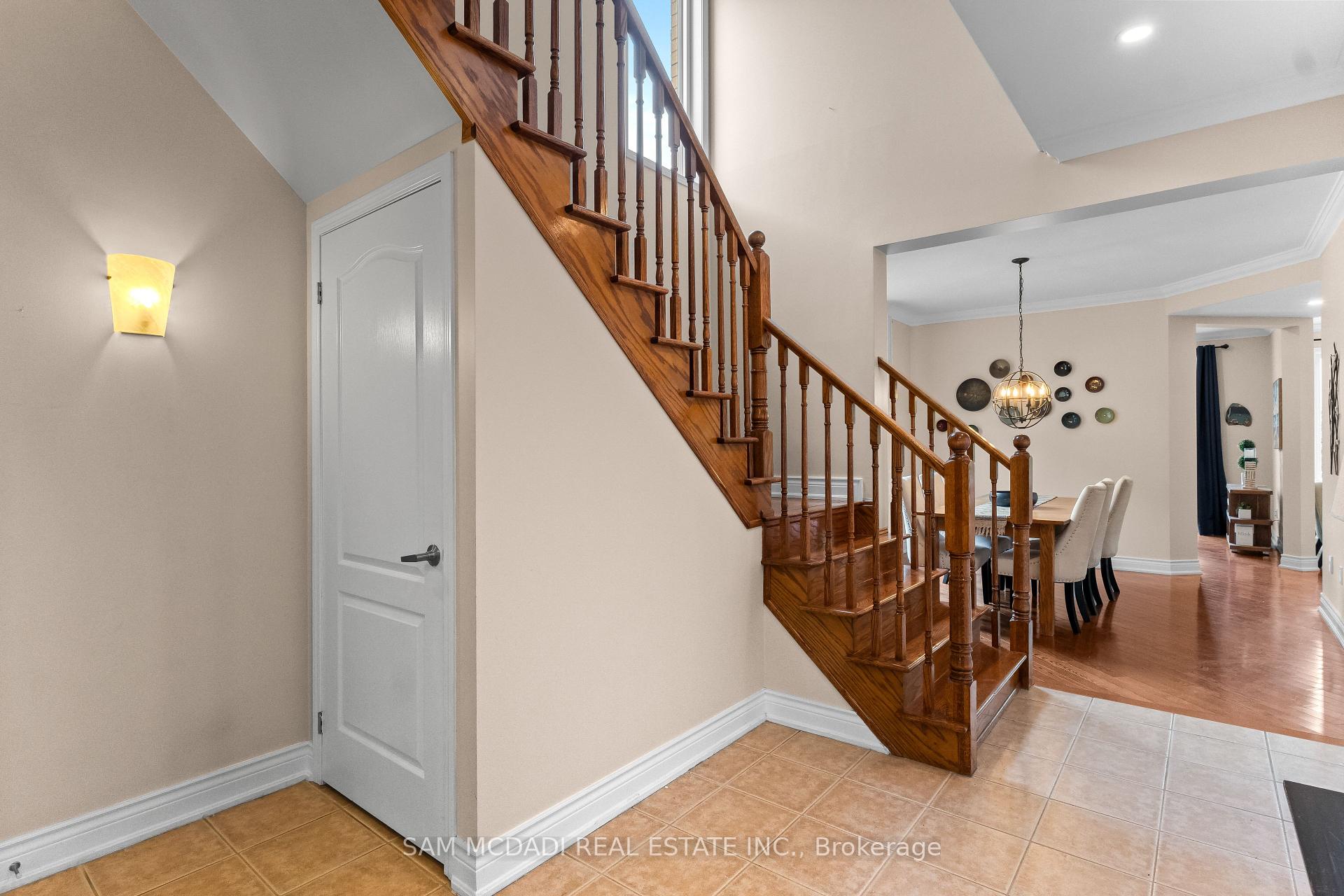 899 Pickersgill Crescent