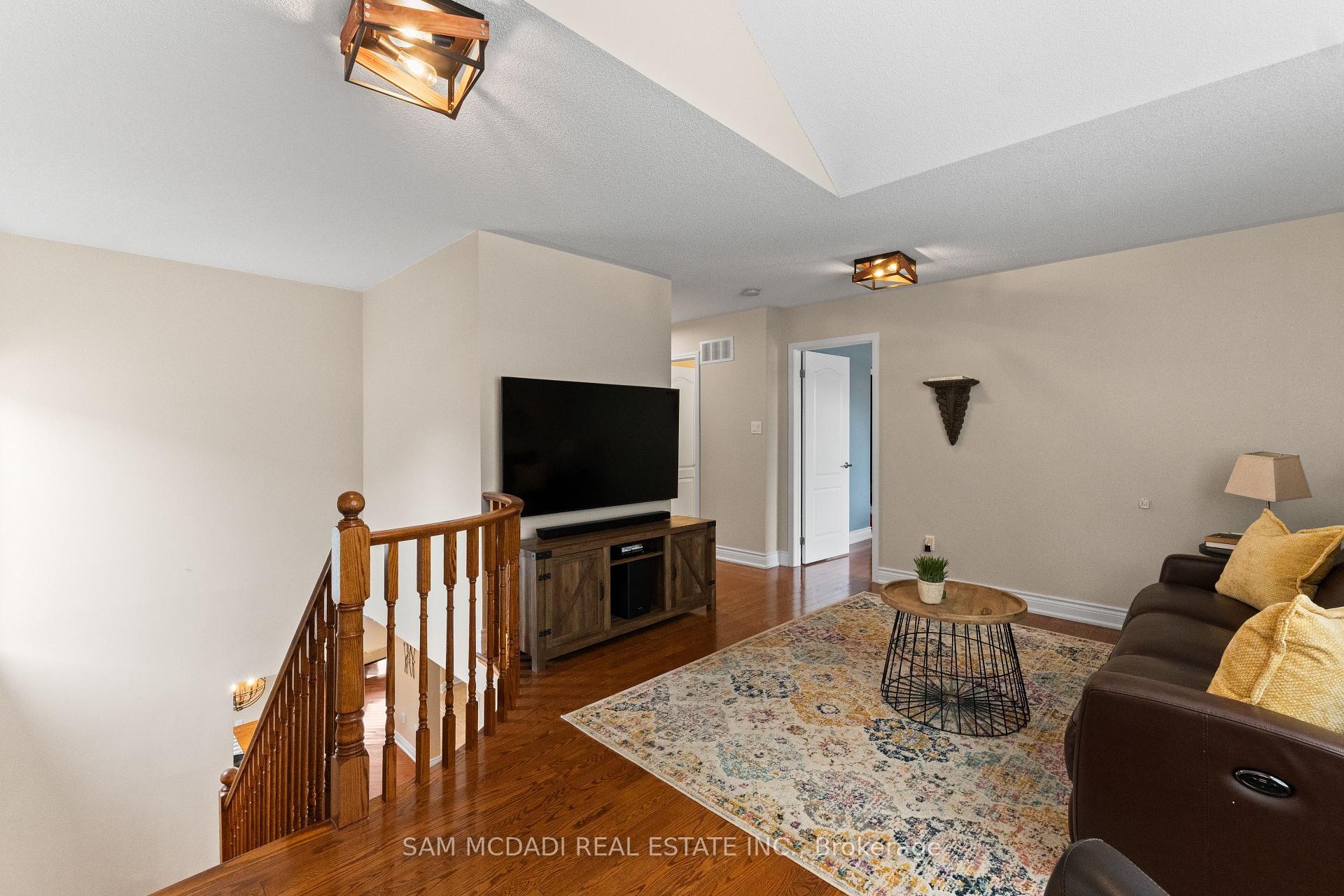 899 Pickersgill Crescent