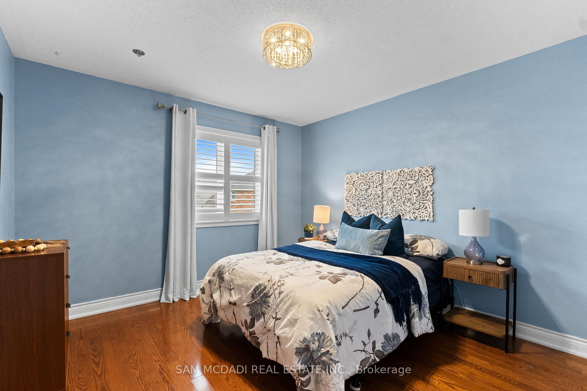 899 Pickersgill Crescent