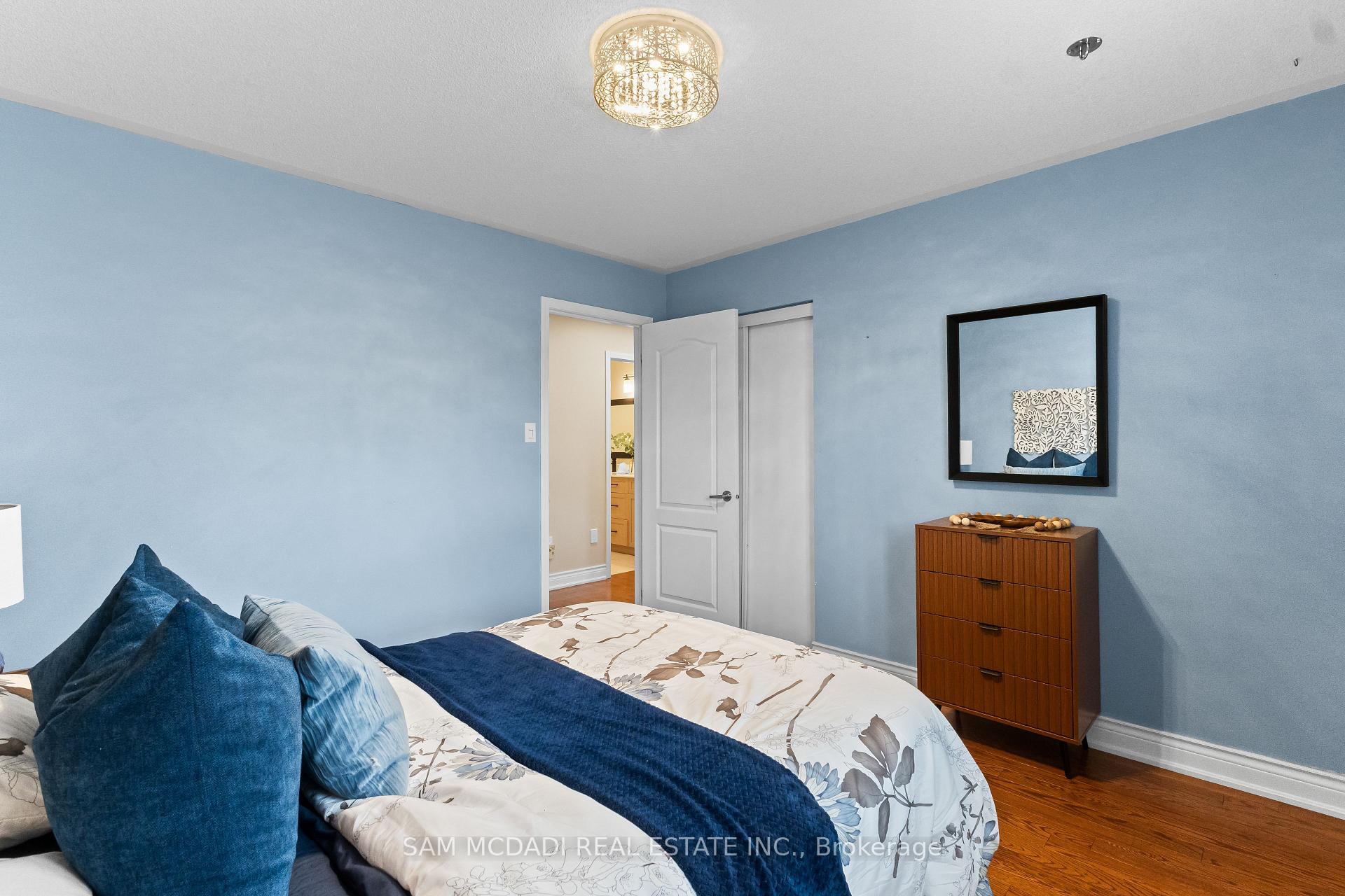 899 Pickersgill Crescent
