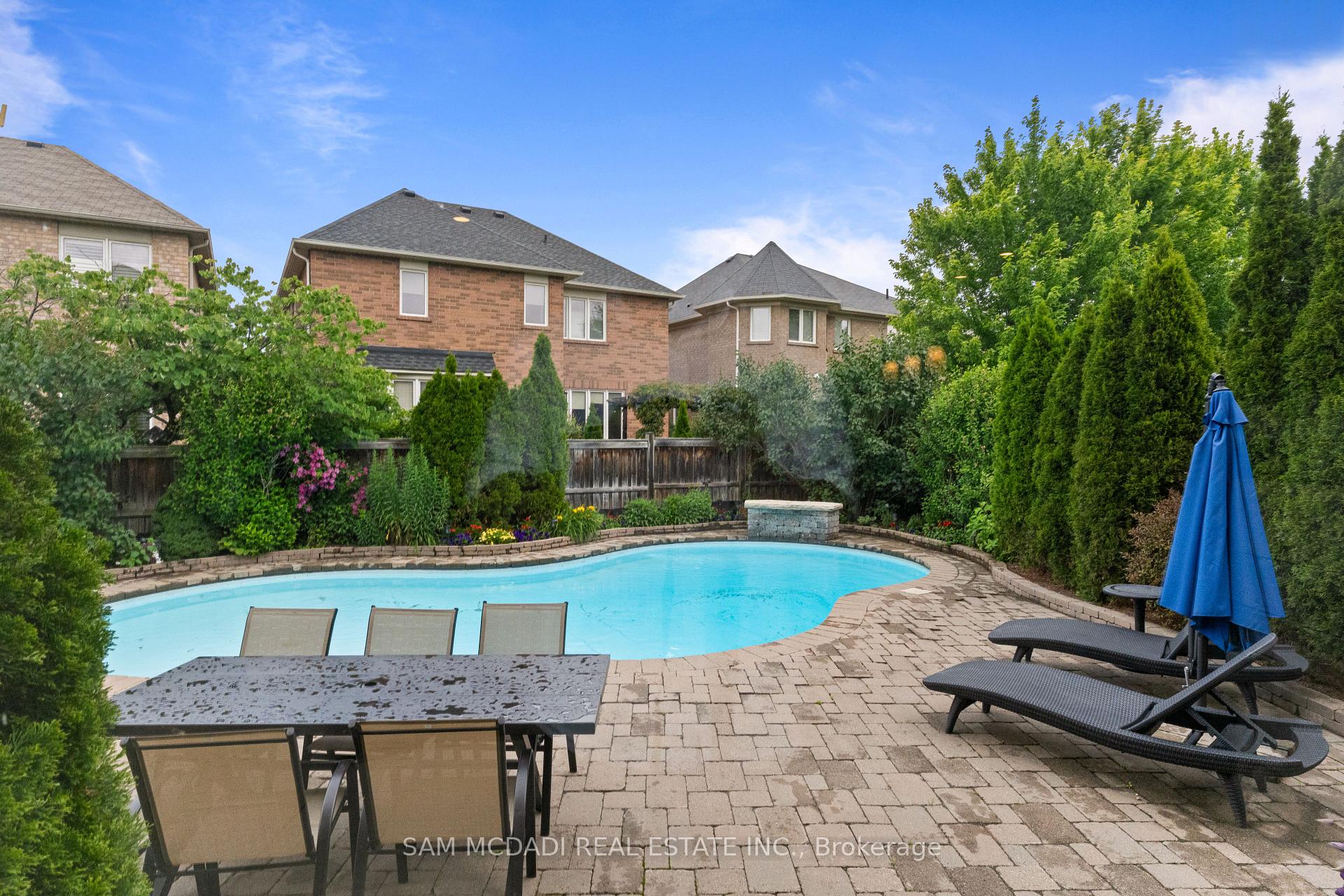 899 Pickersgill Crescent
