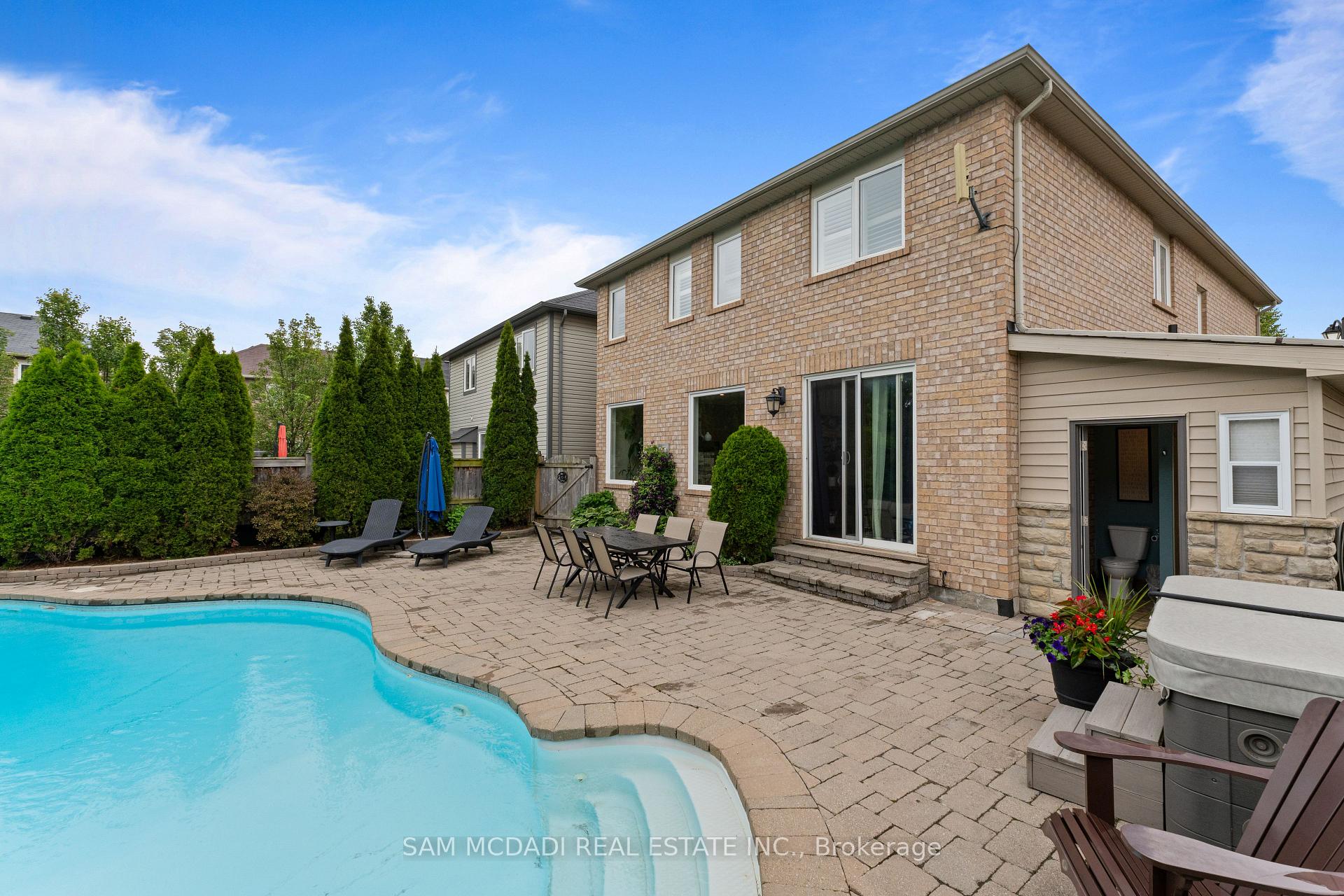 899 Pickersgill Crescent
