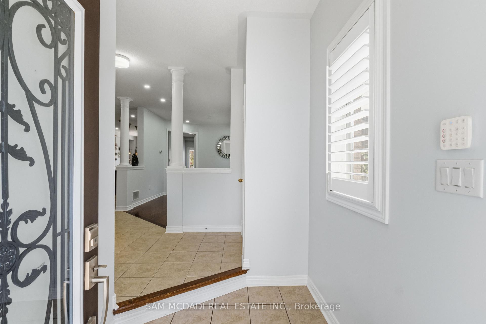 5604 Doctor Peddle Crescent
