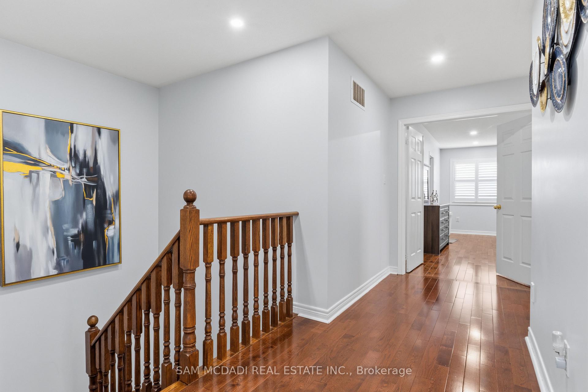 5604 Doctor Peddle Crescent